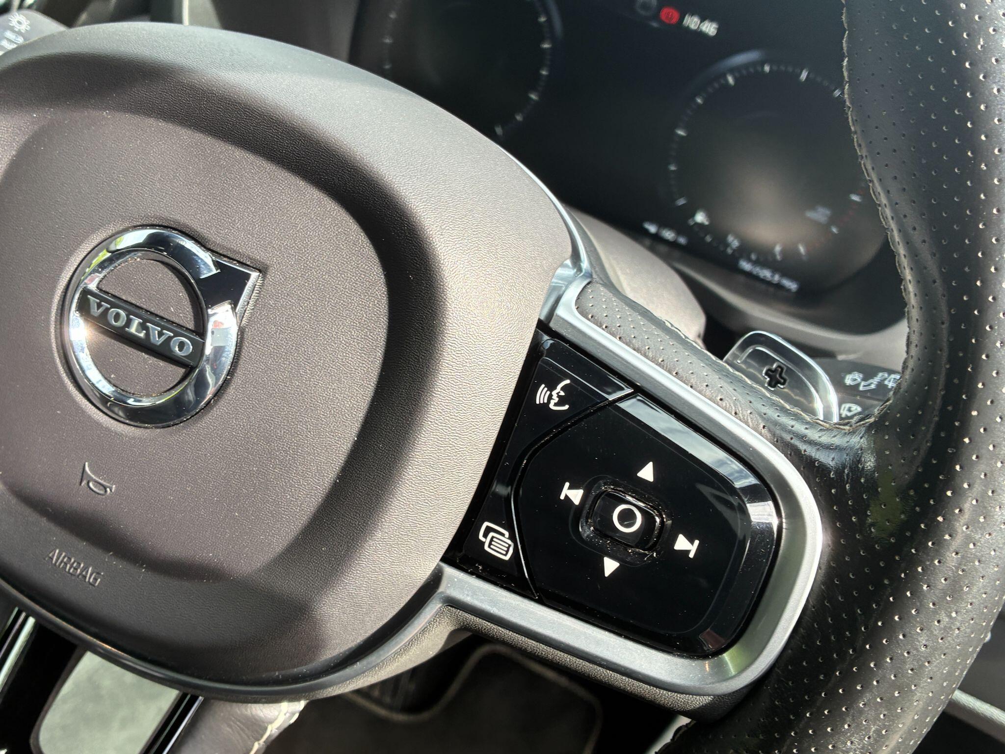 Volvo XC60 view 23