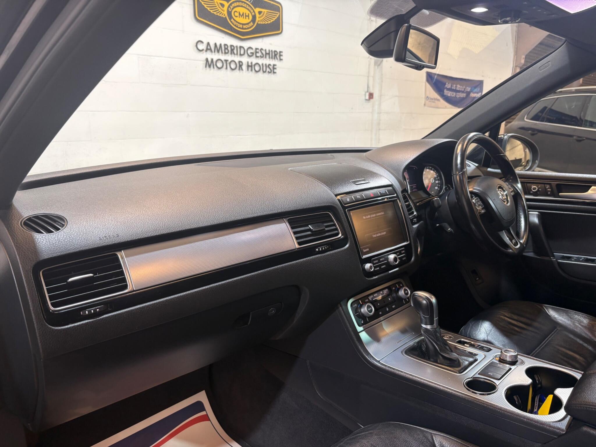 Volkswagen Touareg view 55