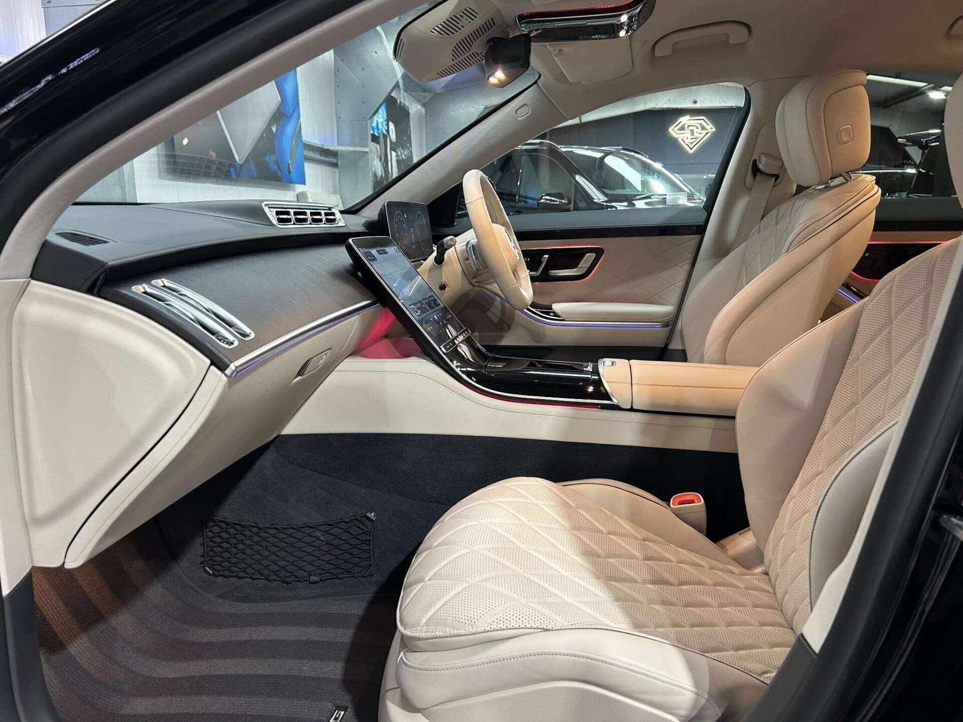 Mercedes-Benz S Class view 27