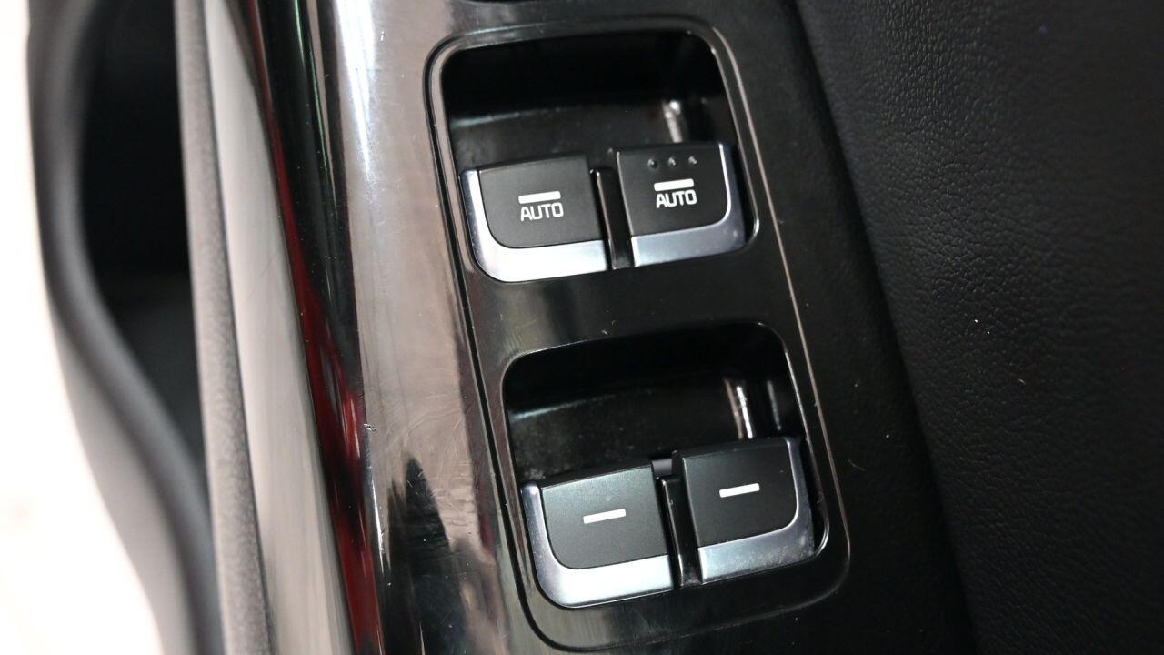 Kia Sportage view 39