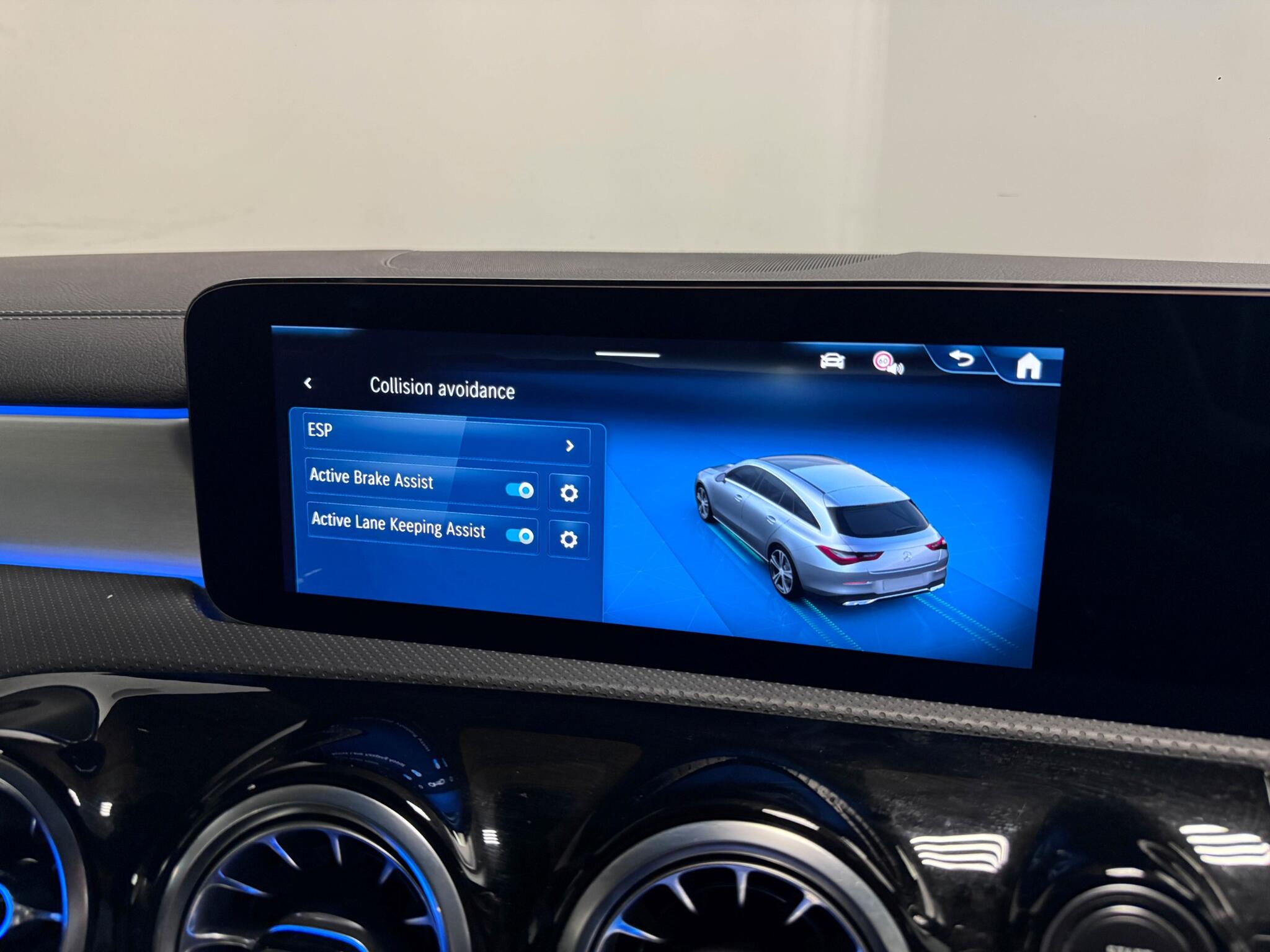 Mercedes-Benz Cla view 54