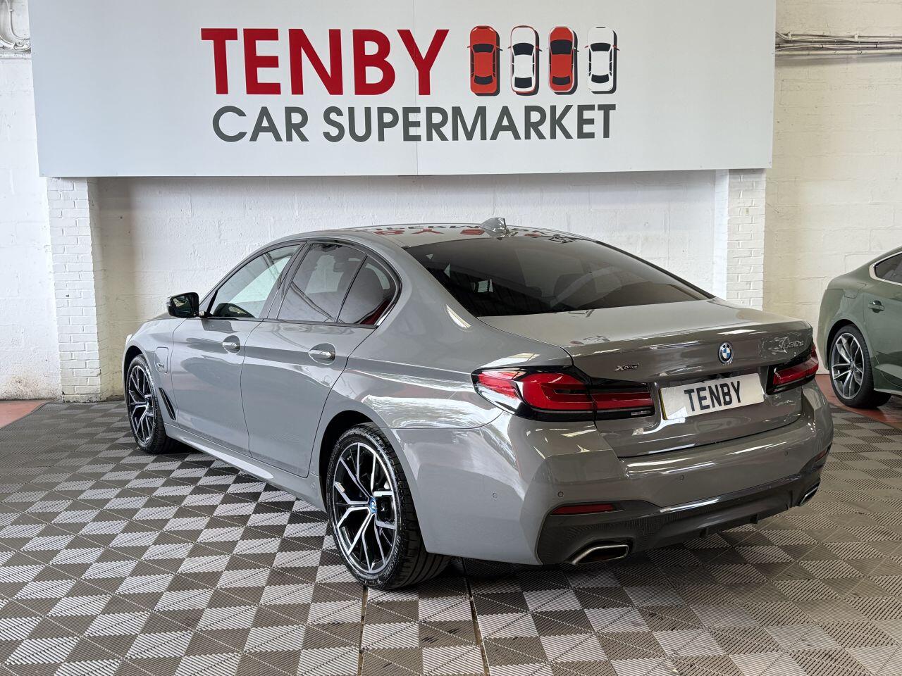 BMW 5 Series view 7