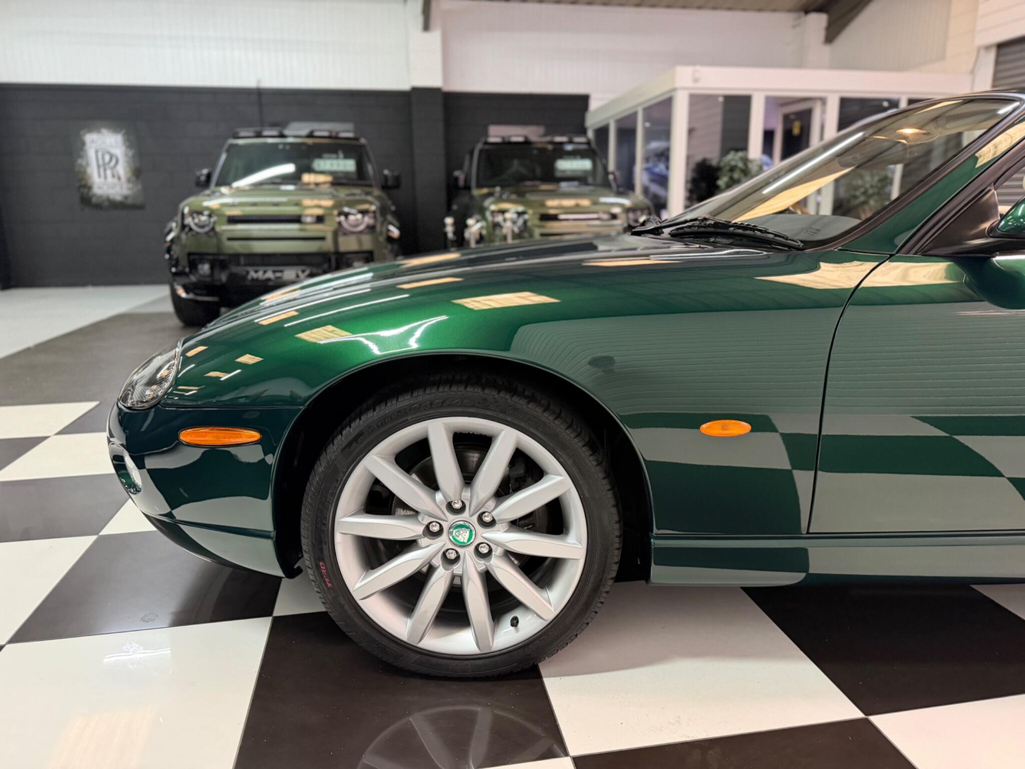 Jaguar XK8 view 82