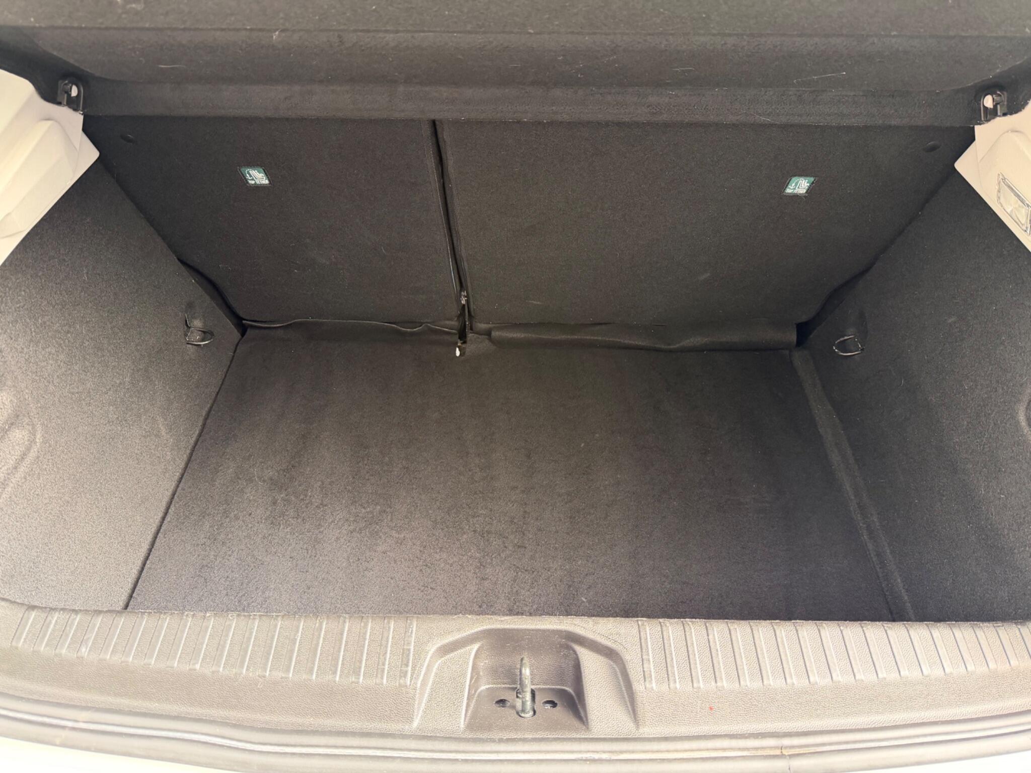Renault Clio view 19