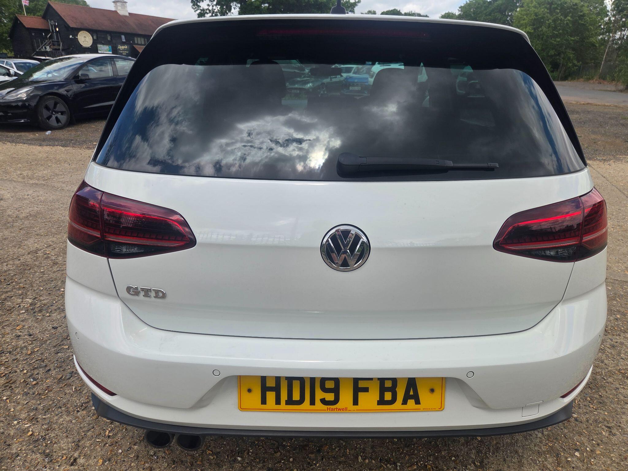 Volkswagen Golf view 8
