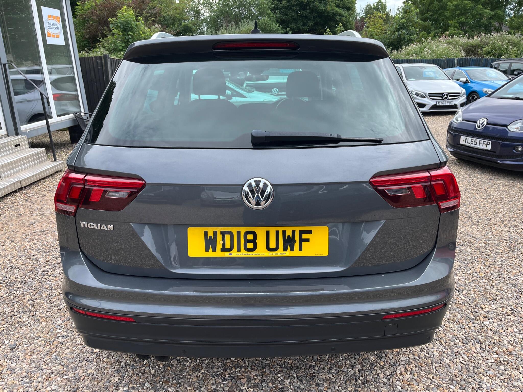 Volkswagen Tiguan view 5