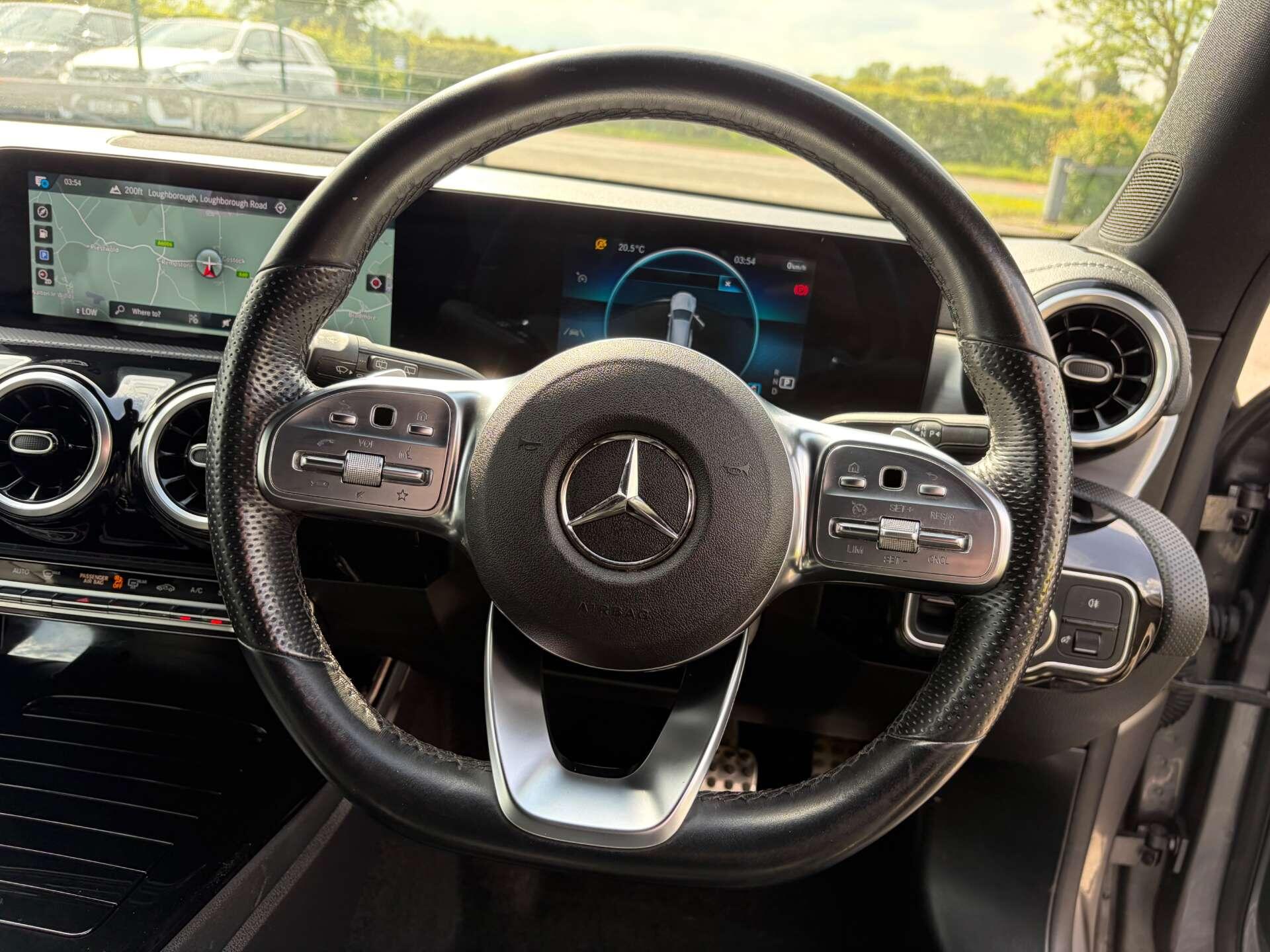 Mercedes-Benz Cla view 39