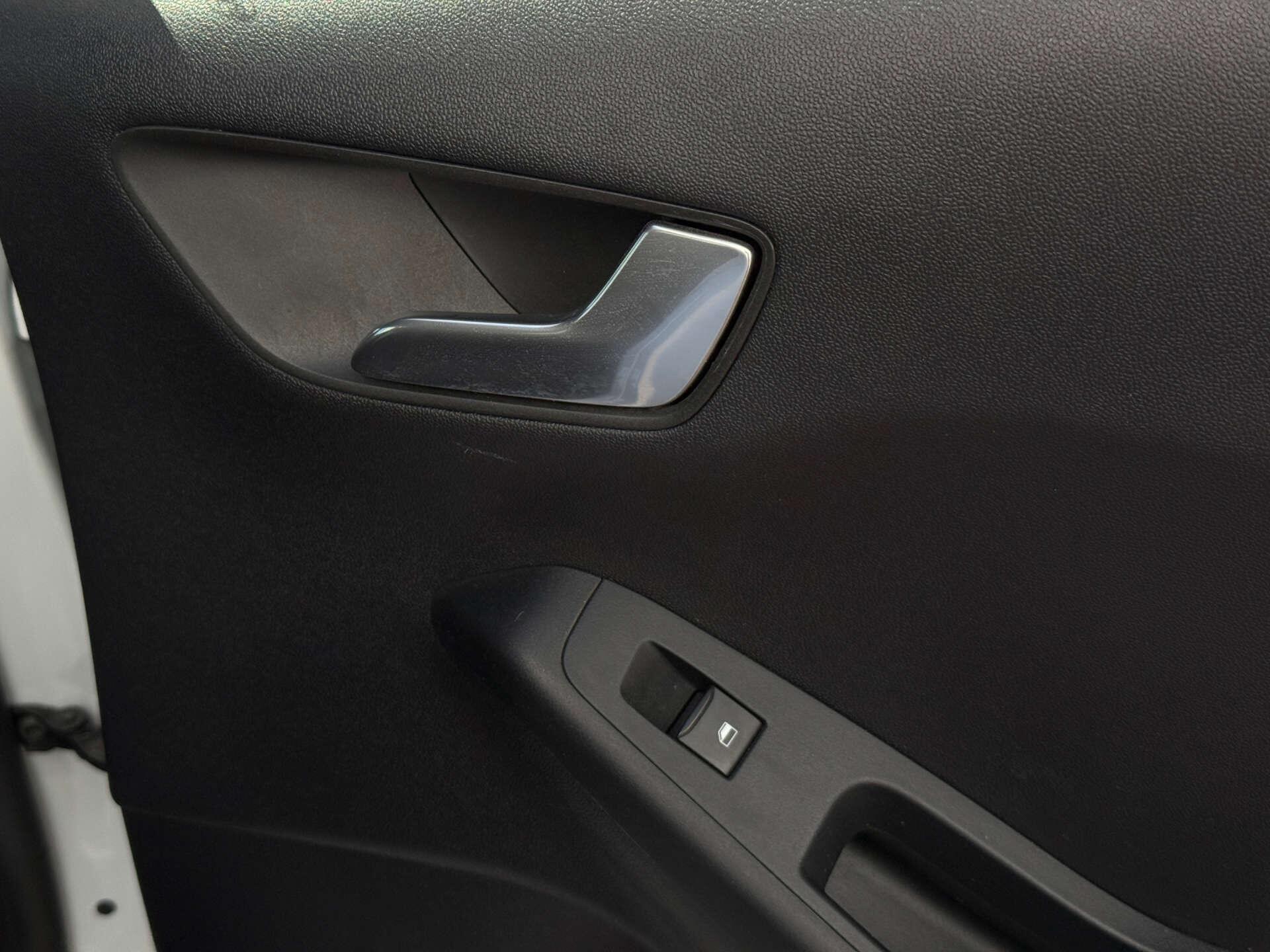 Ford Fiesta view 25