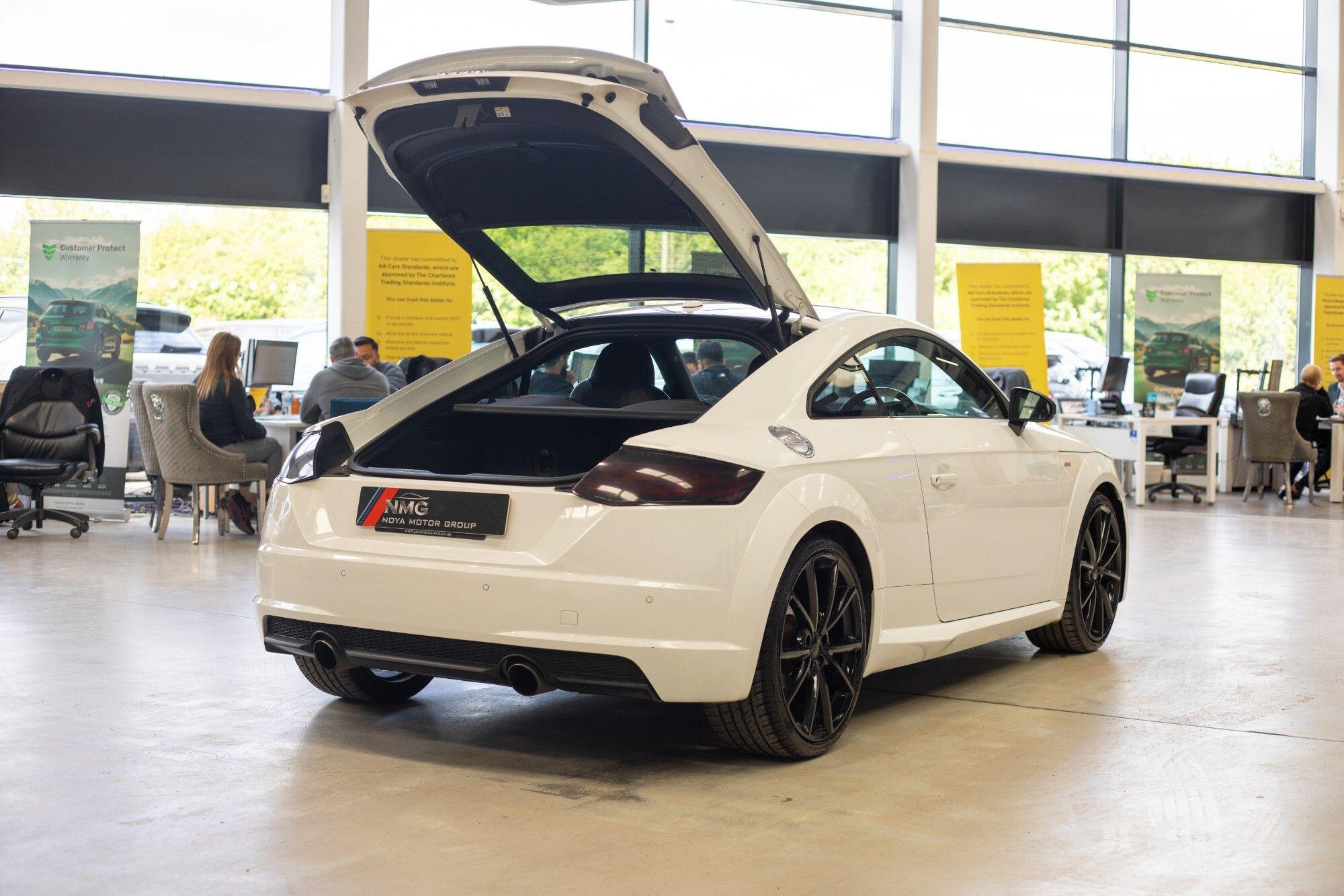 Audi TT view 38