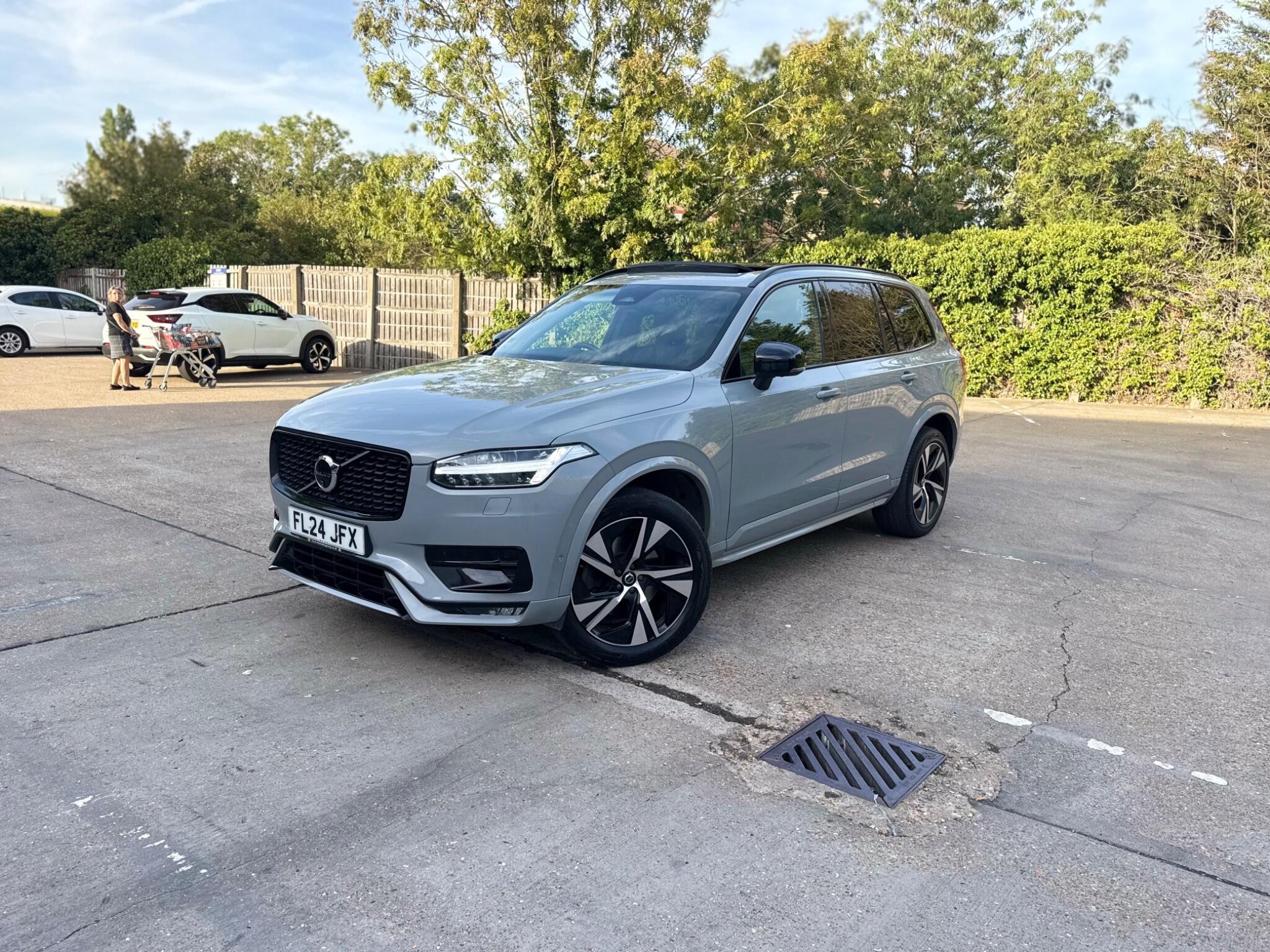 Volvo XC90 view 6
