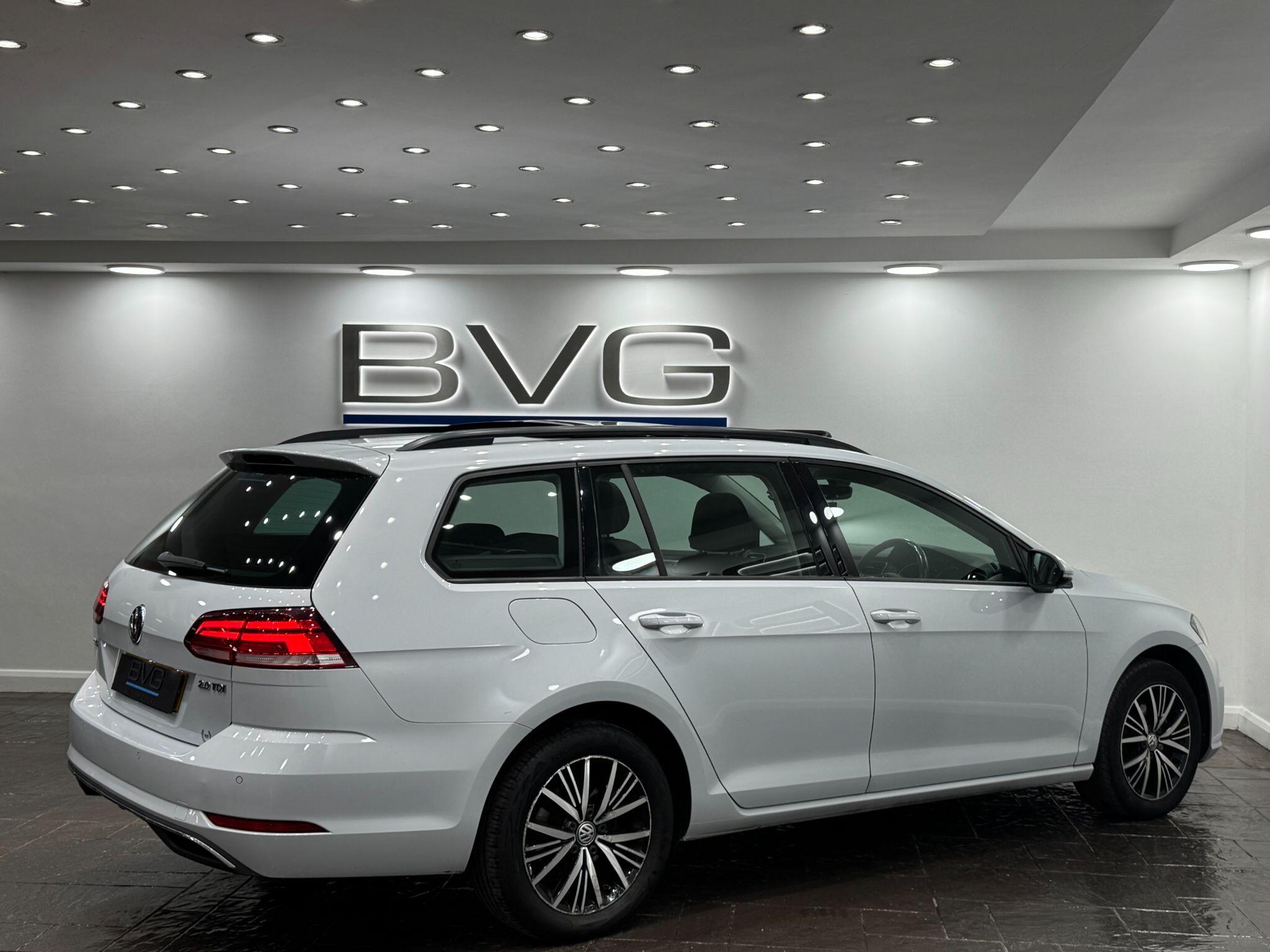 Volkswagen Golf view 19