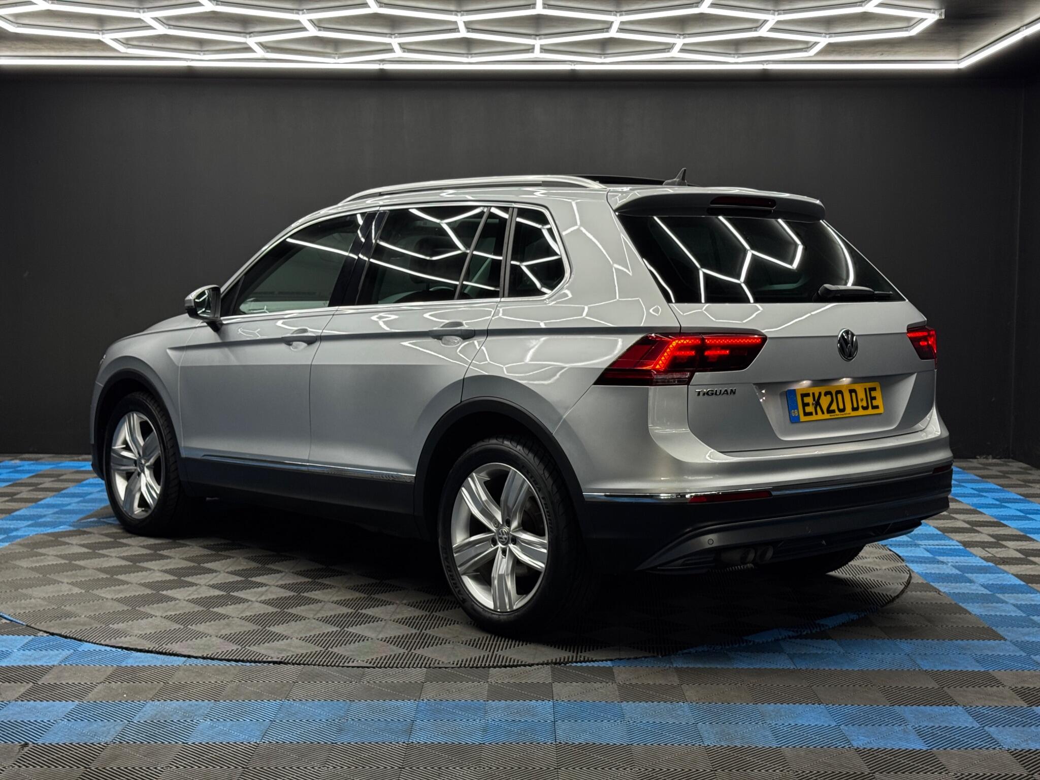 Volkswagen Tiguan view 7