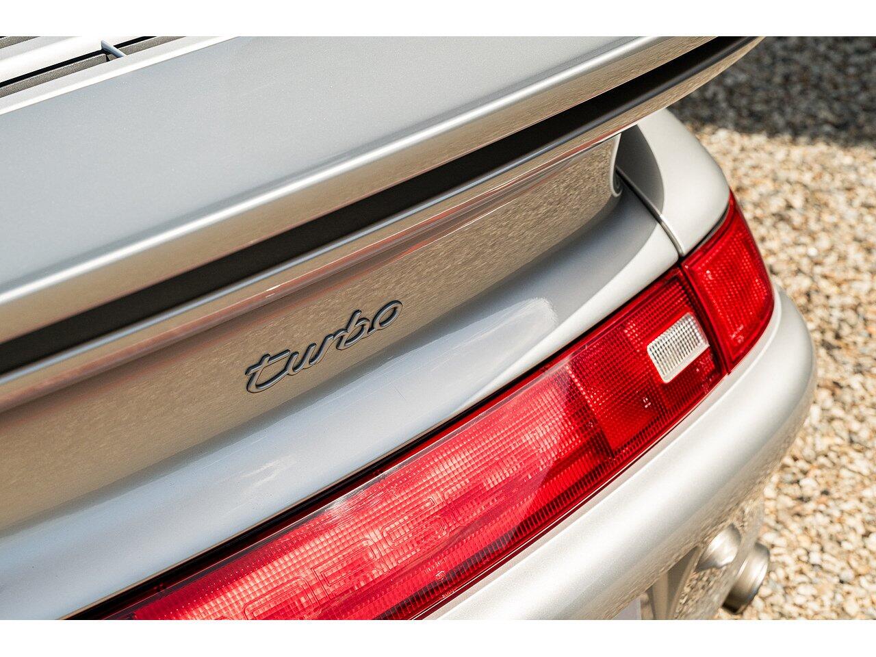 Porsche 911 view 20