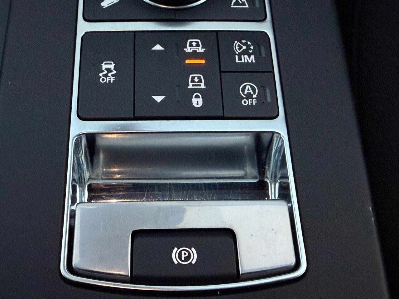 Land Rover Discovery view 36