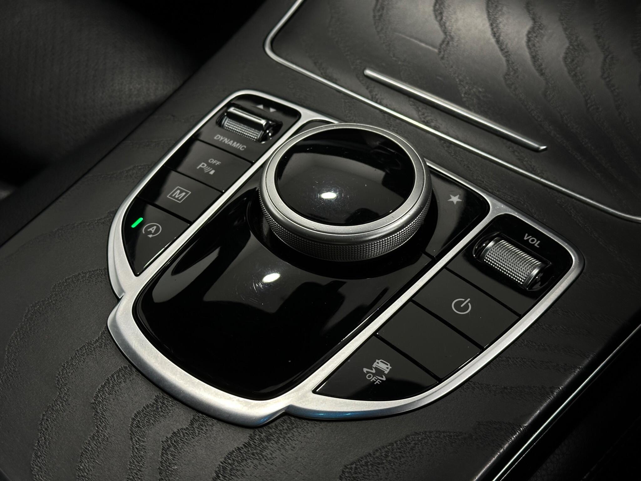 Mercedes-Benz GLC view 22
