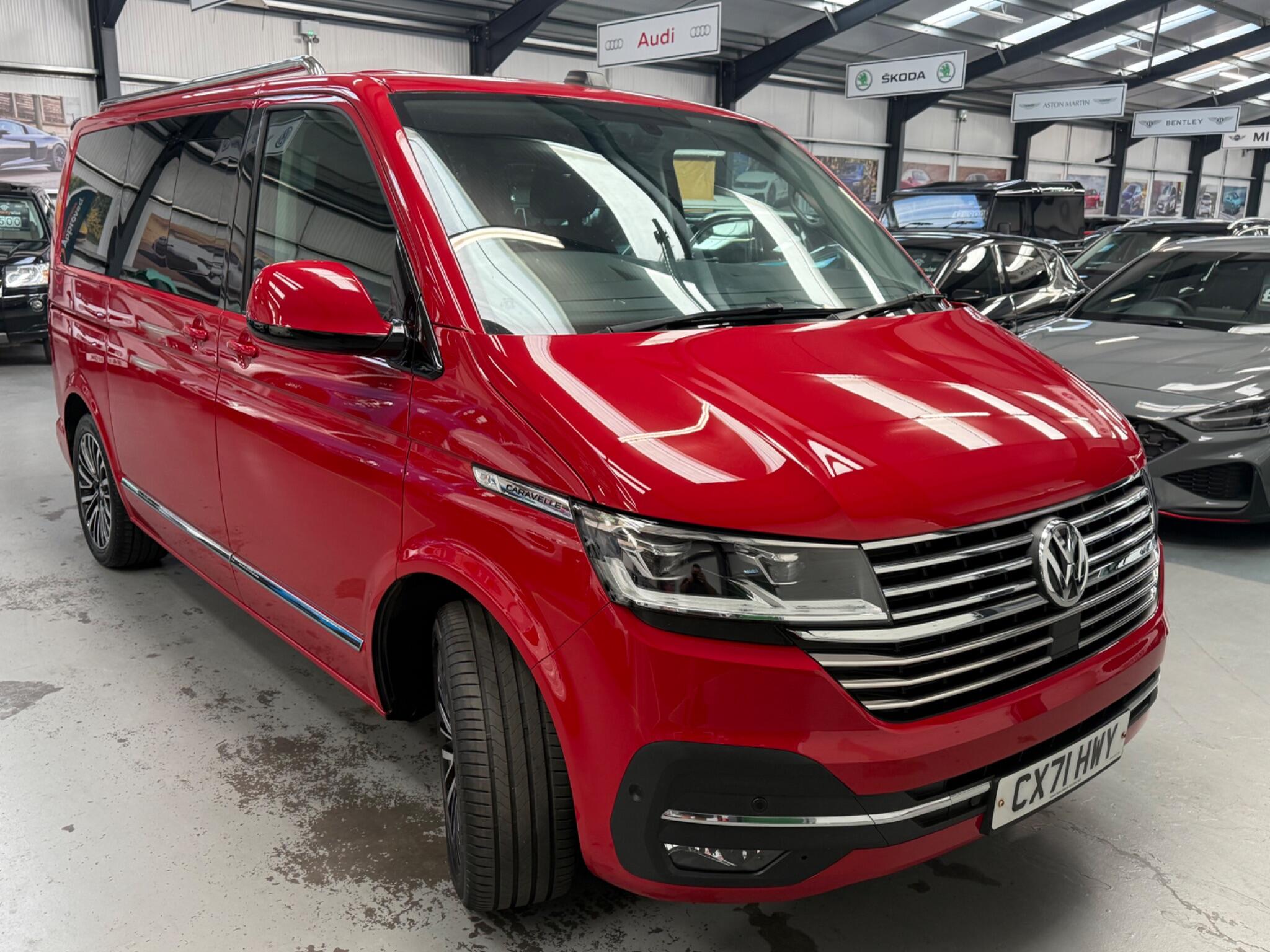 Volkswagen Caravelle view 10