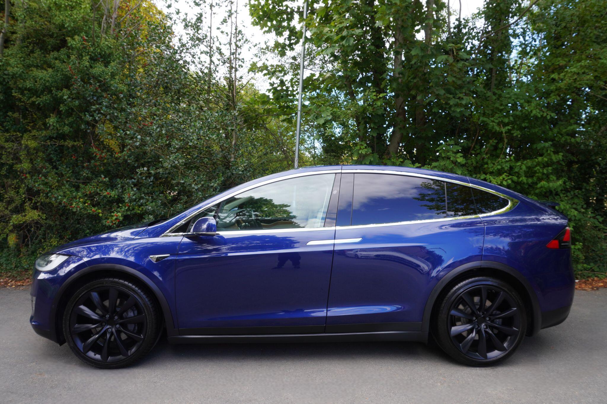 Tesla Model X view 4