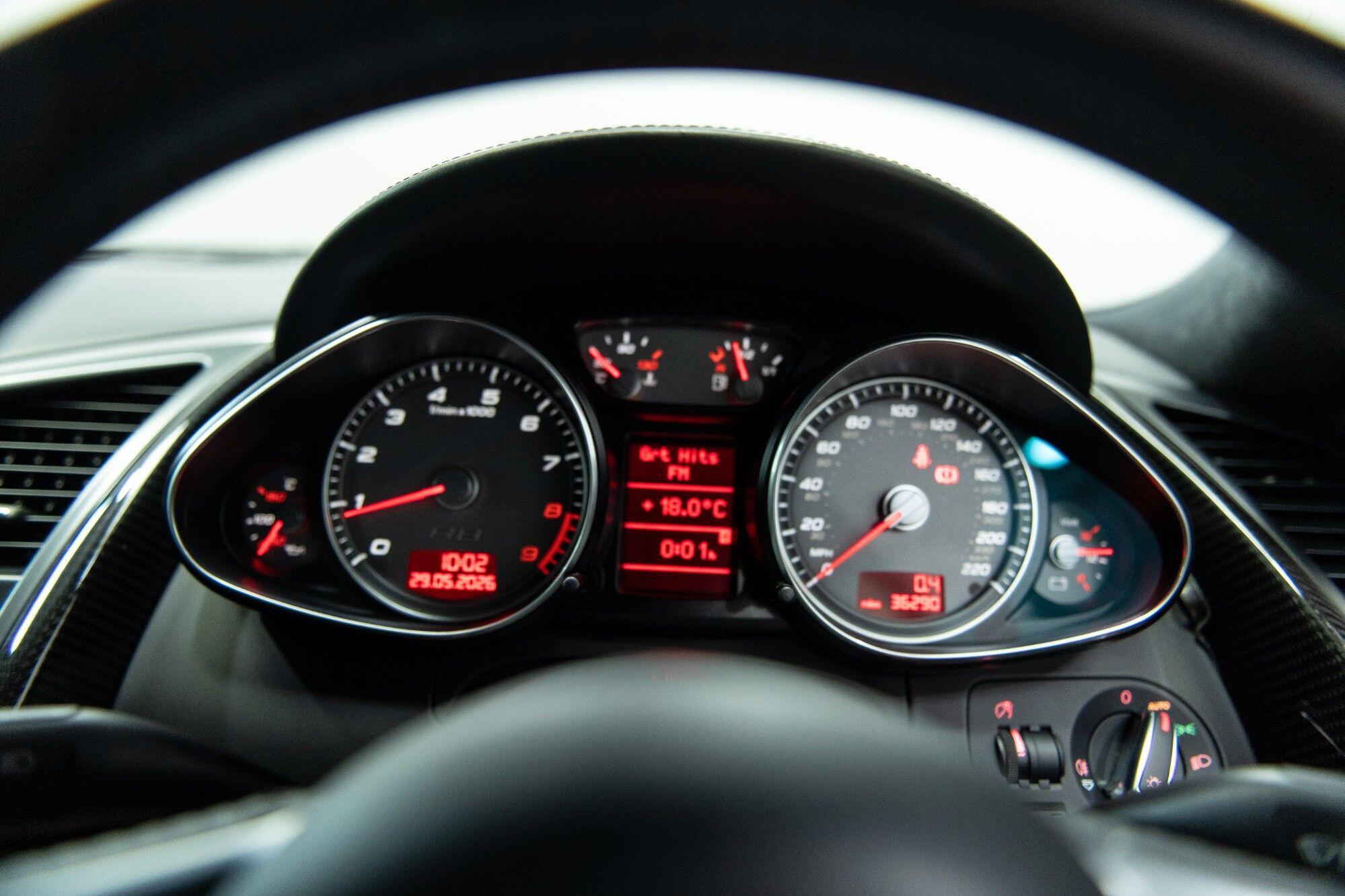 Audi R8 view 14