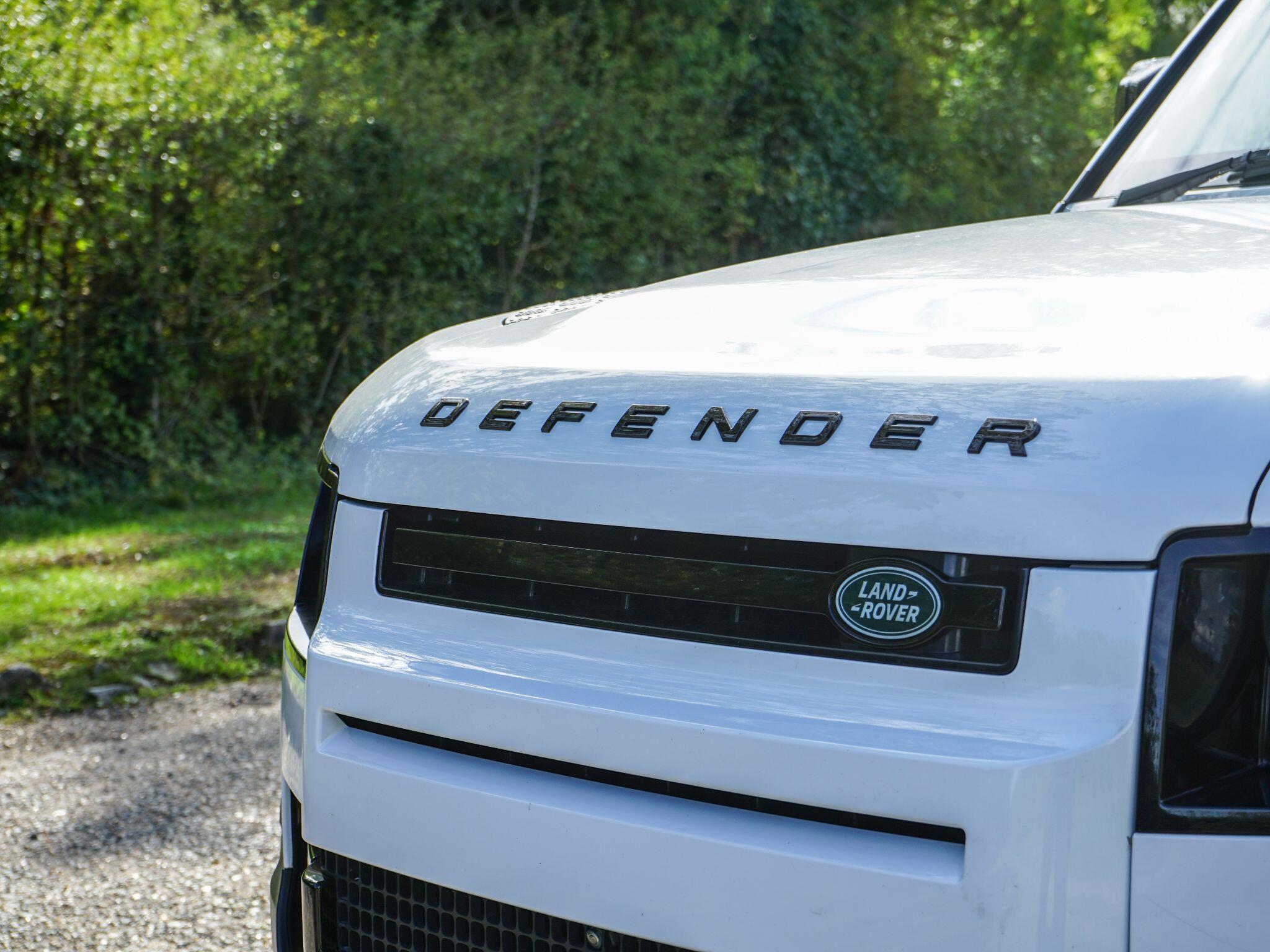 Land Rover Defender view 10