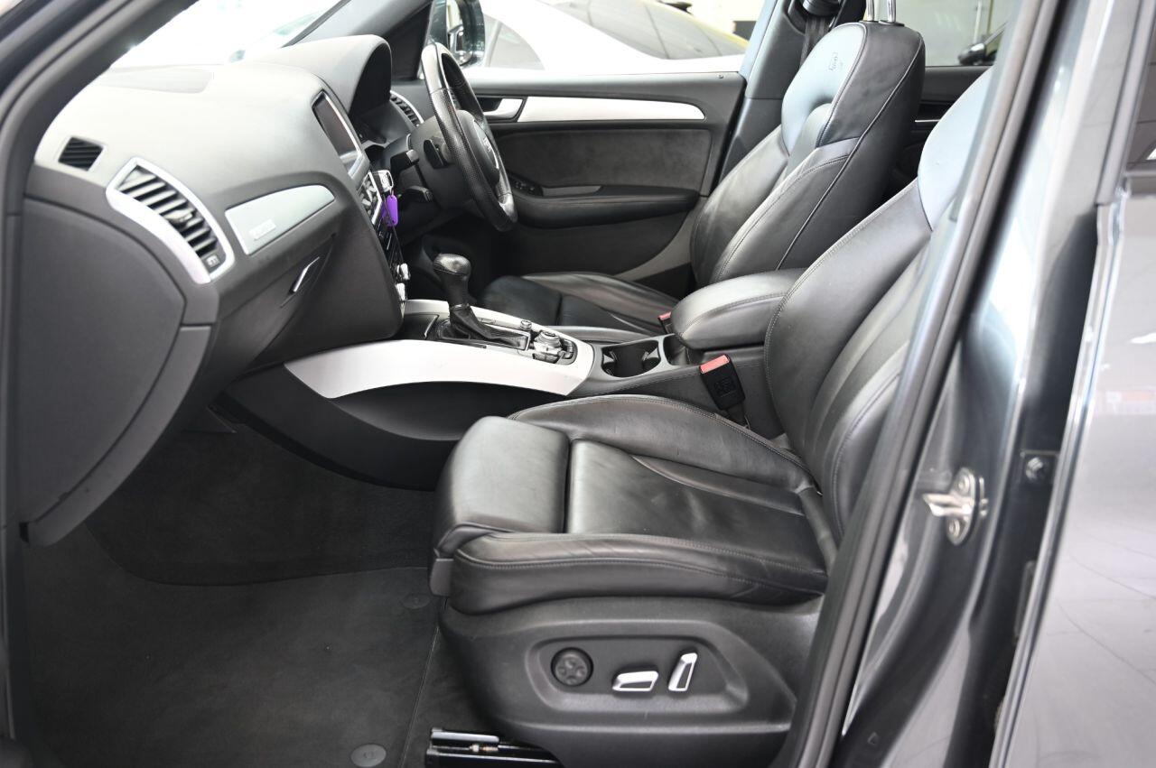 Audi Q5 view 14