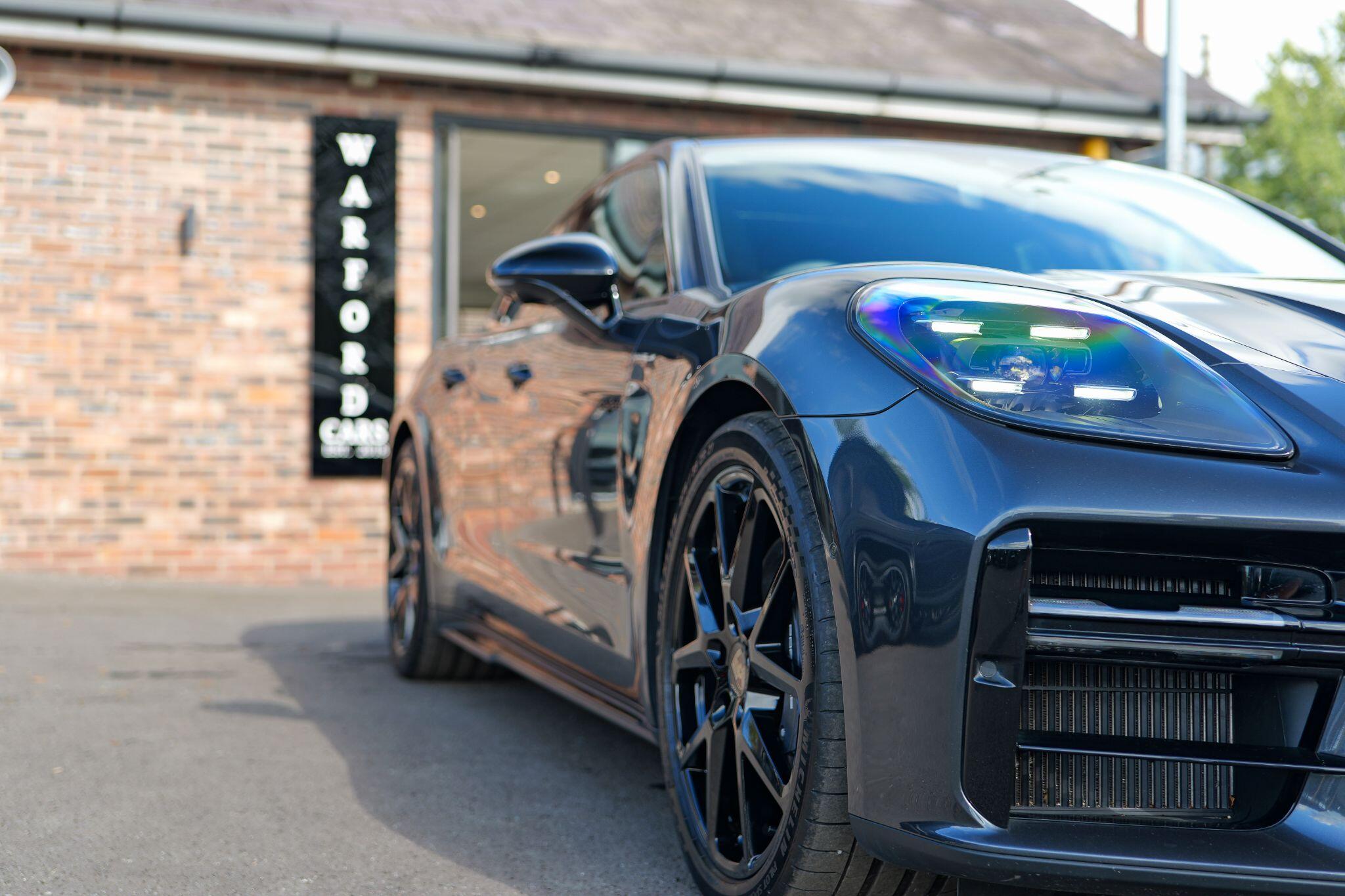 Porsche Panamera view 9
