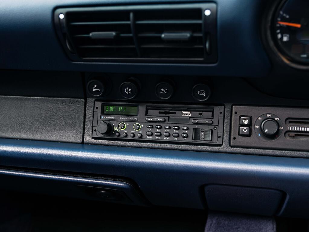 Porsche 911 view 24