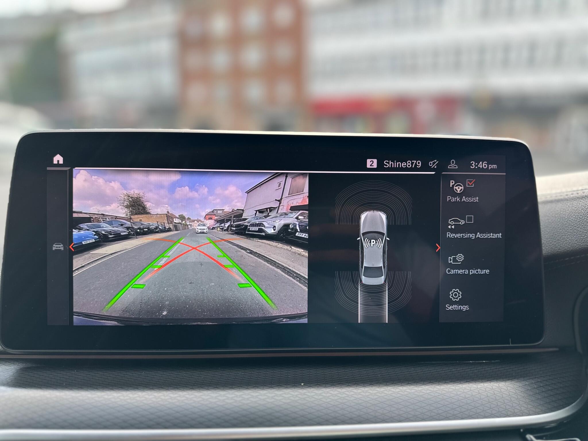 BMW 5 Series view 18