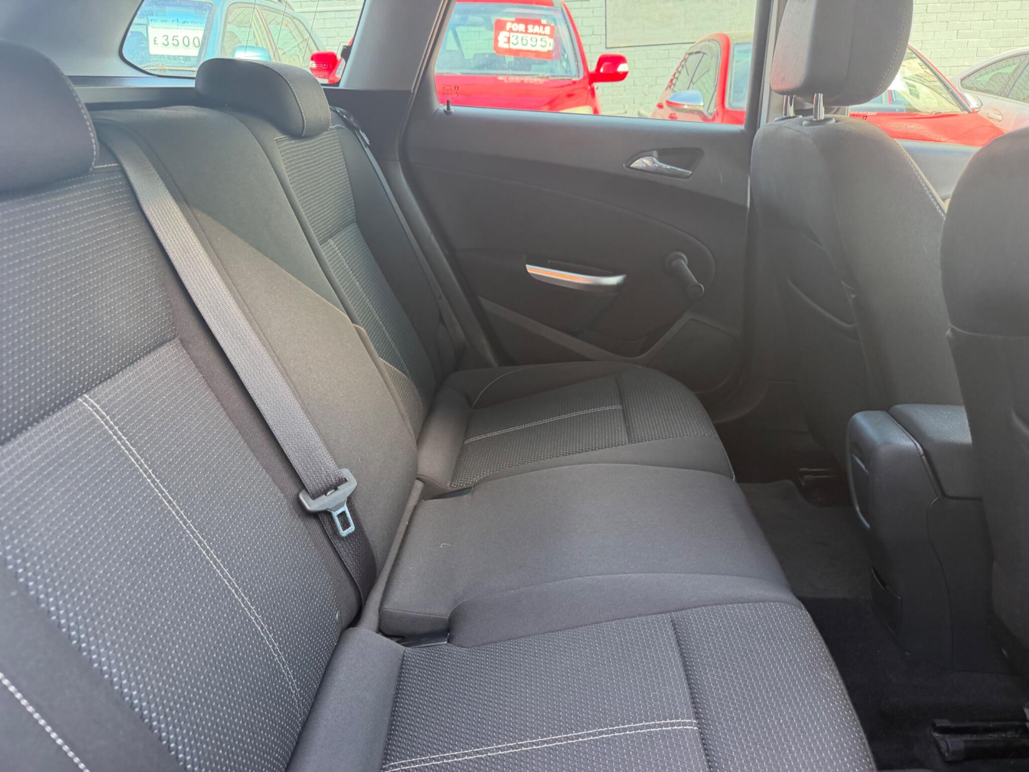 Vauxhall Astra view 15