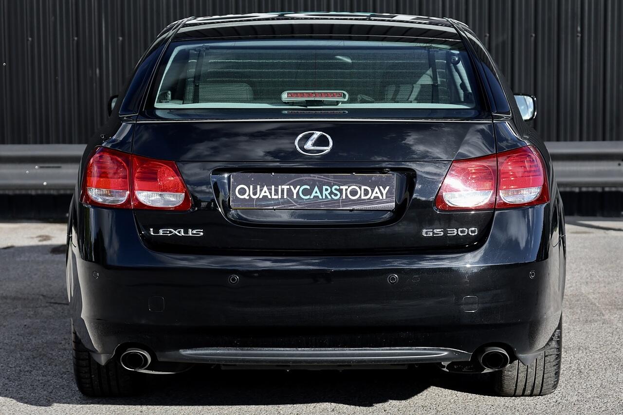 Lexus GS view 5