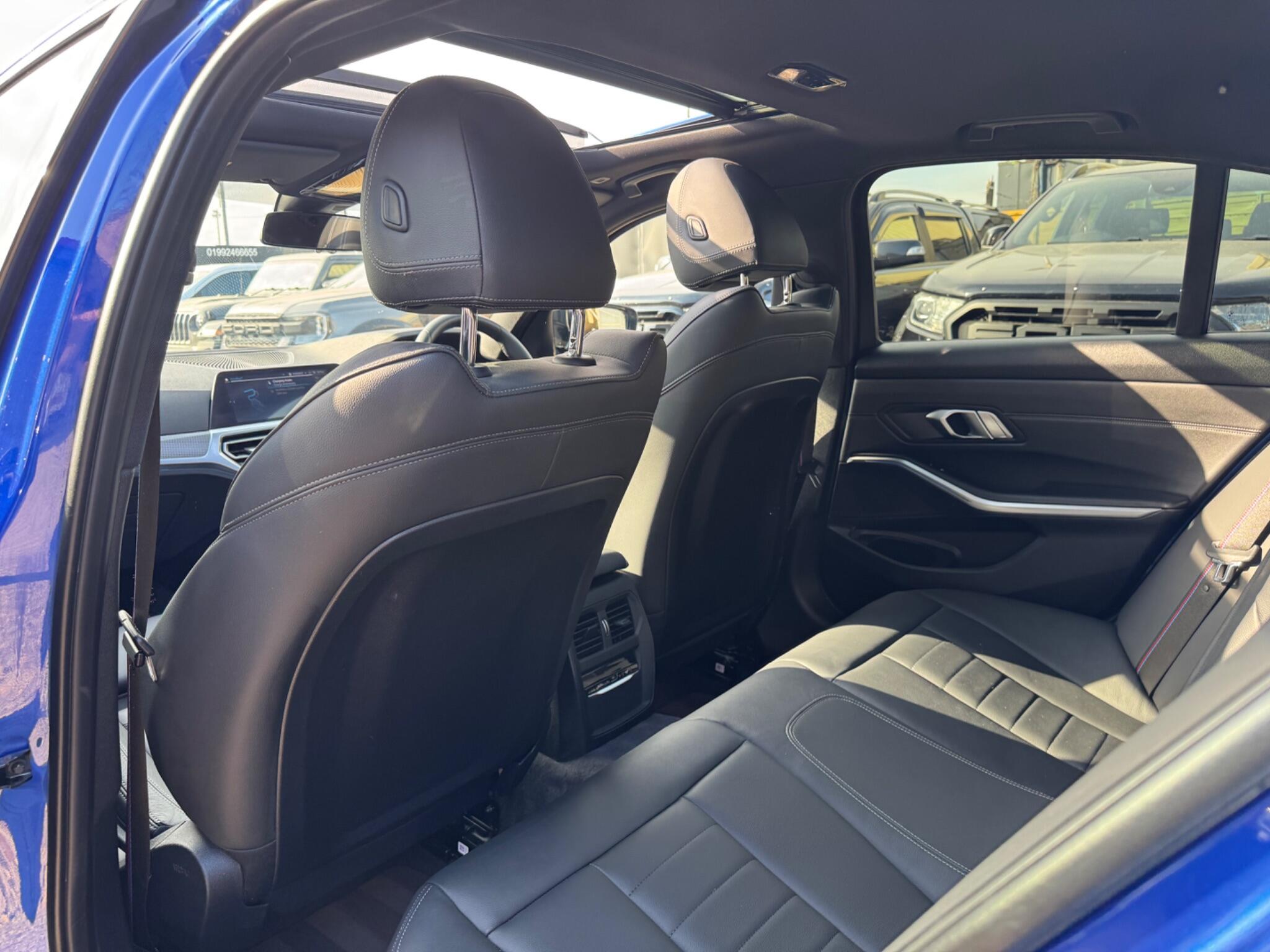 BMW 3 Series view 30