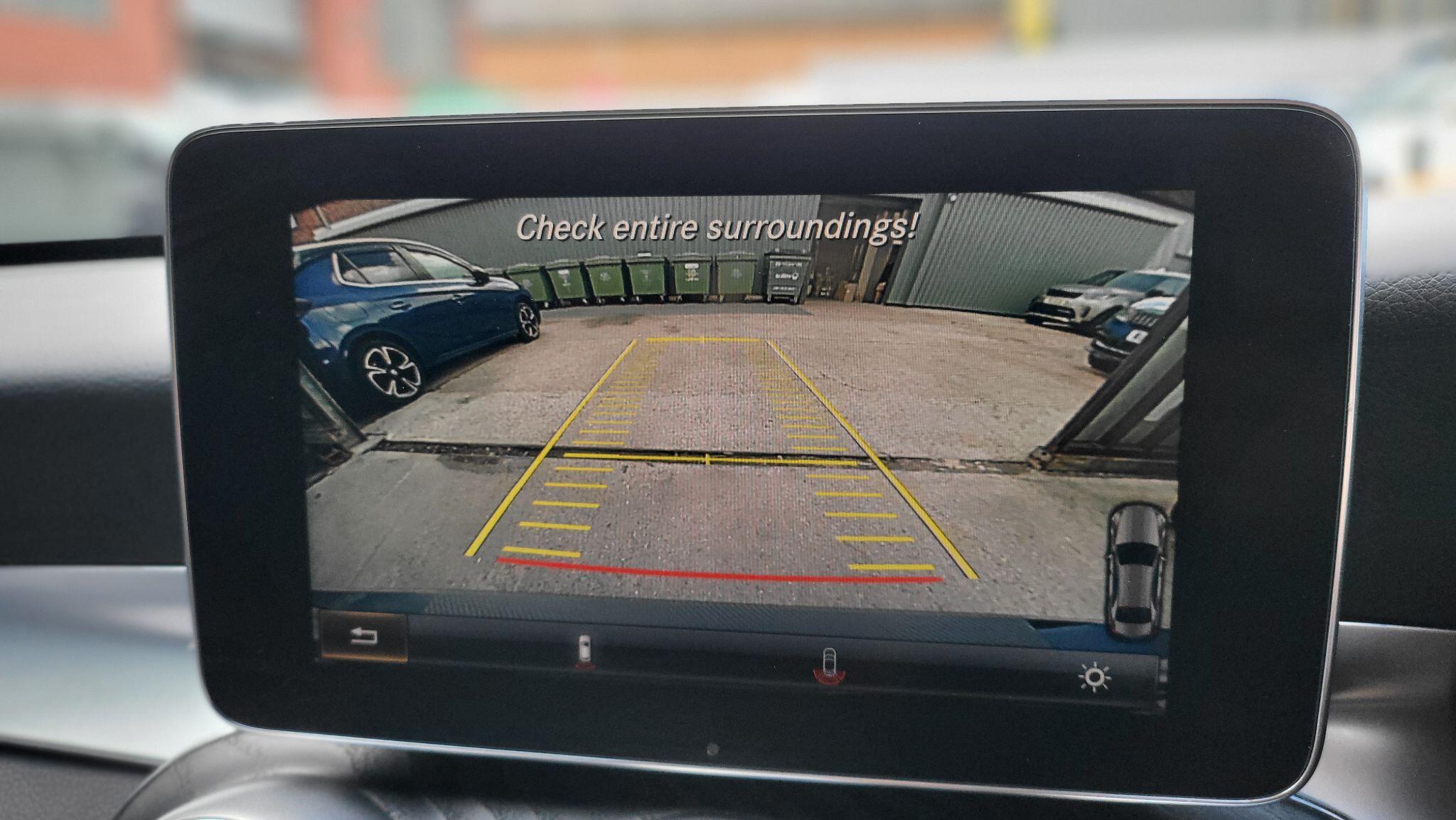 Mercedes-Benz C-Class view 25