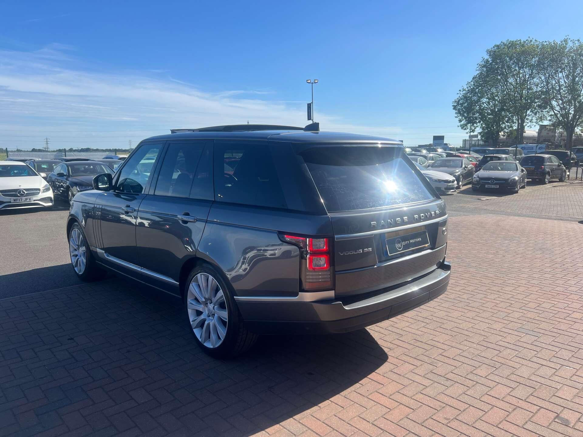 Land Rover Range Rover view 11