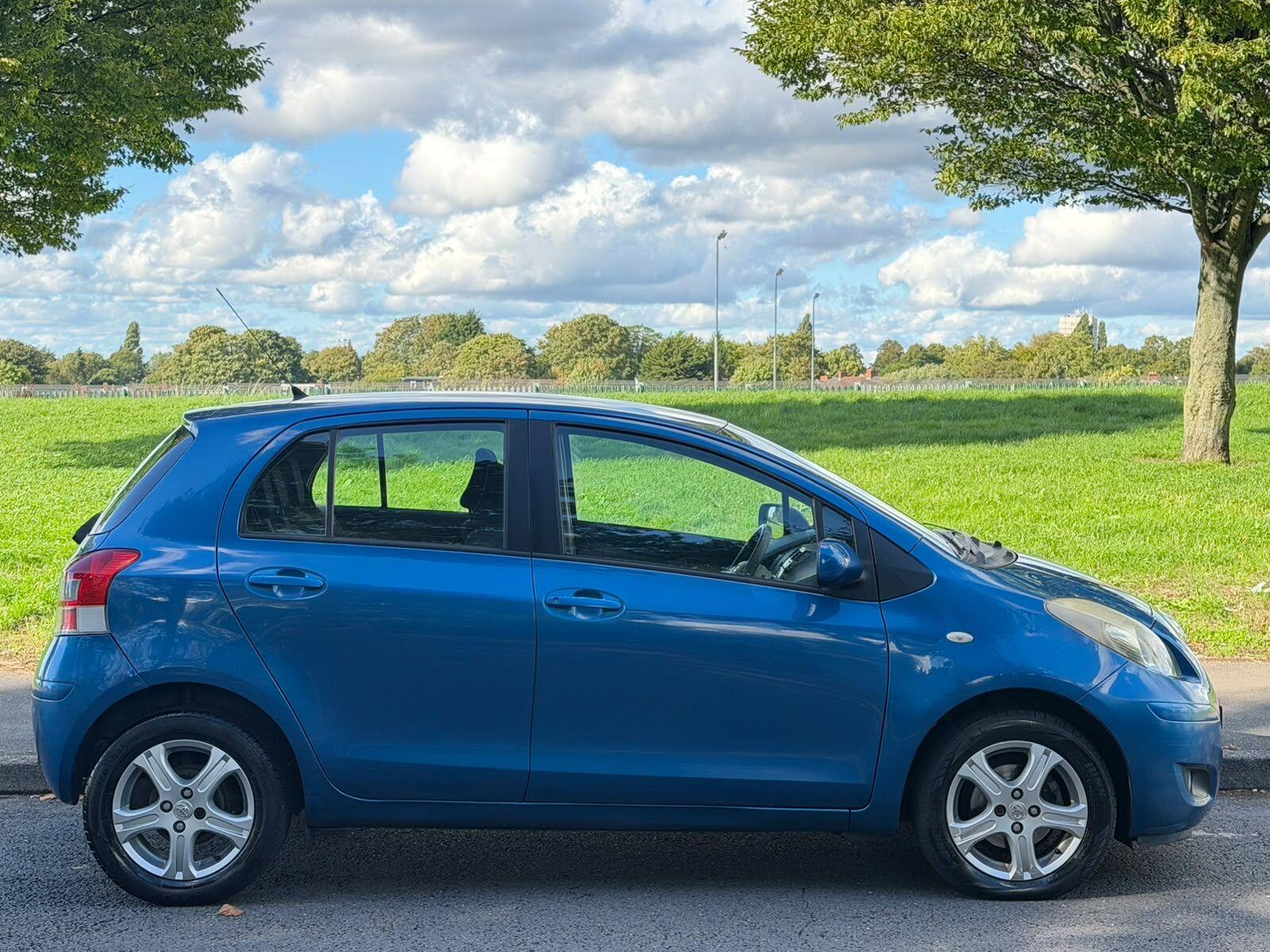 Toyota Yaris view 8
