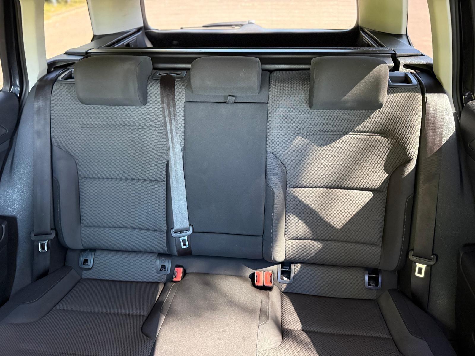 Volkswagen Golf view 32