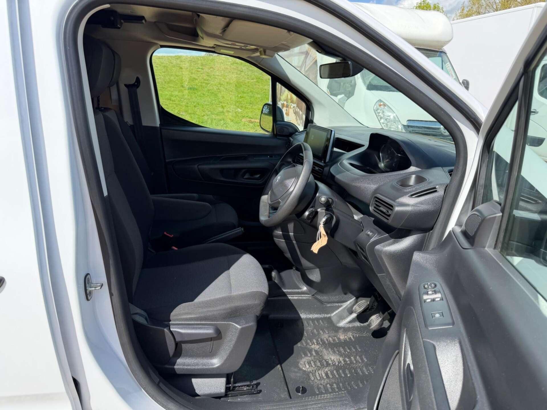 Peugeot Partner view 10