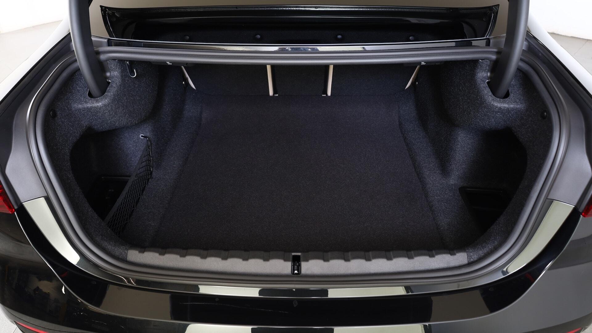 BMW 4 Series view 13