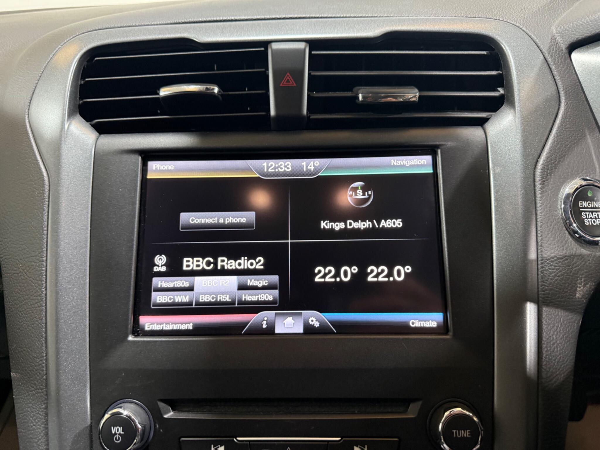 Ford Mondeo view 22