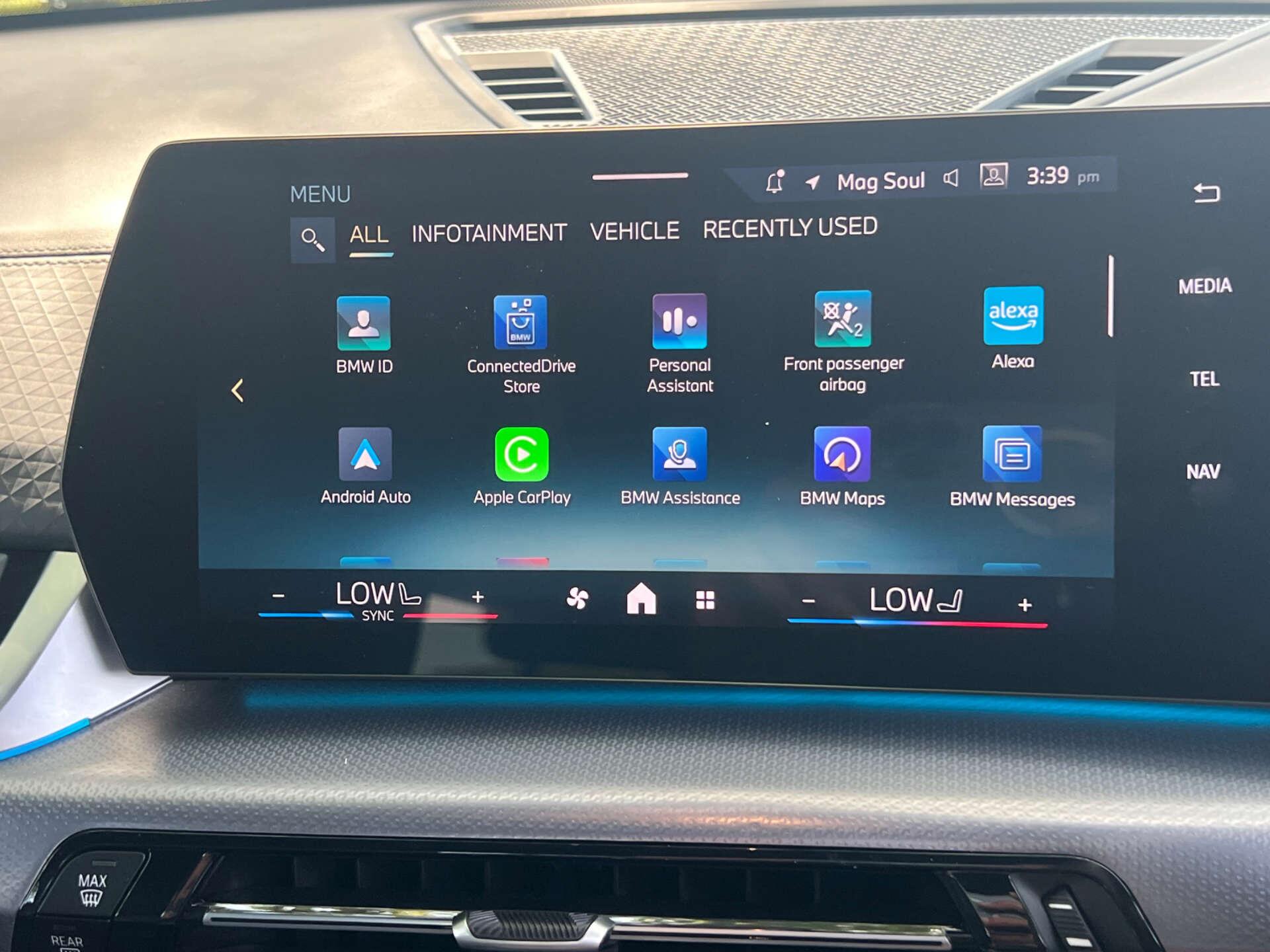 BMW Ix2 view 34