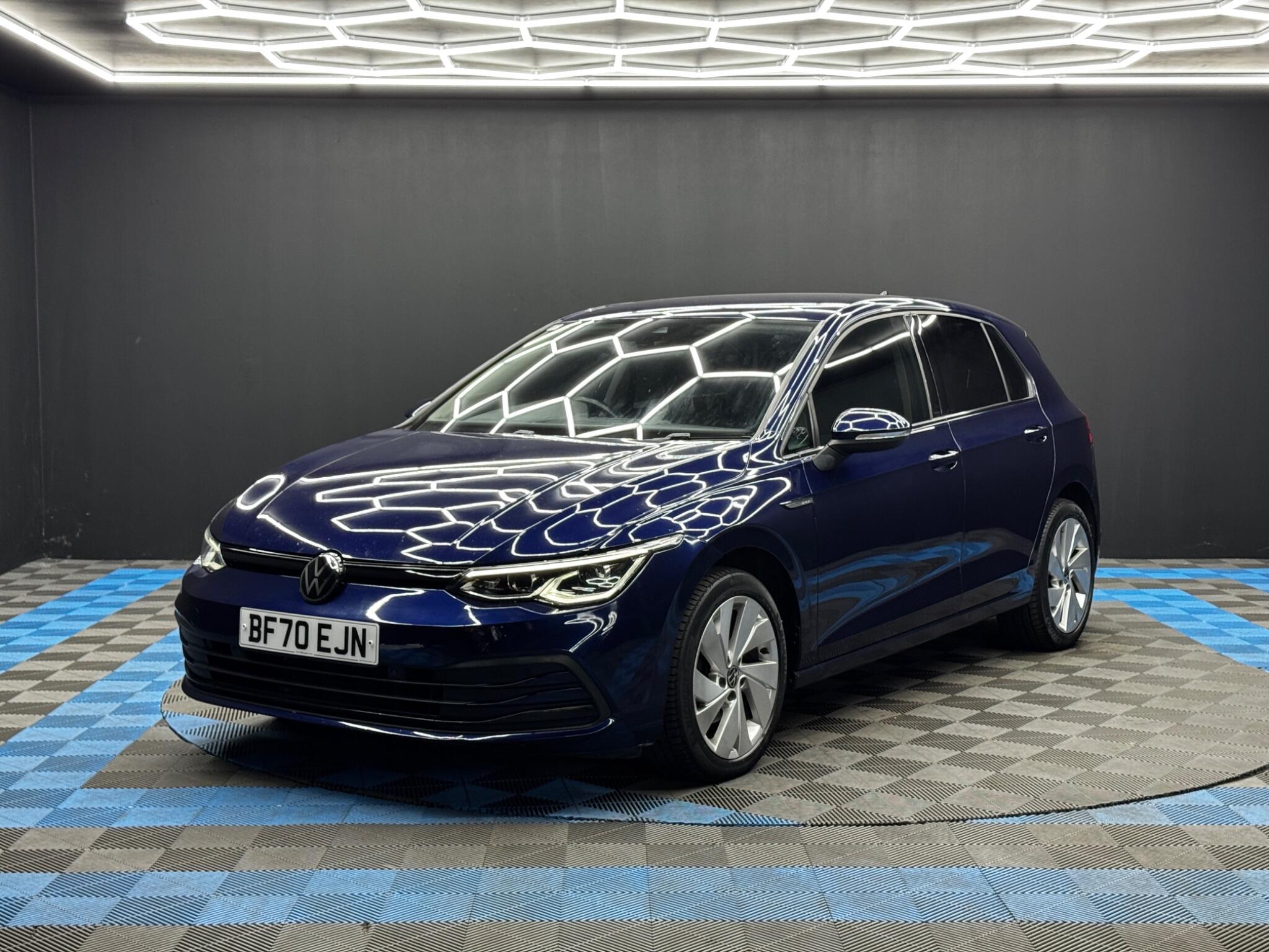 Volkswagen Golf view 3