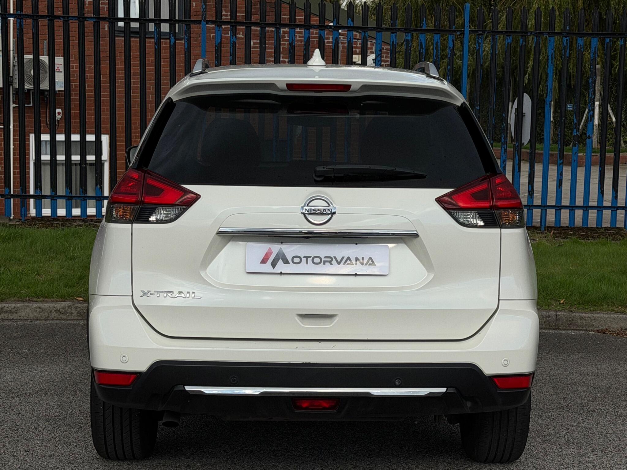 Nissan X-Trail view 11