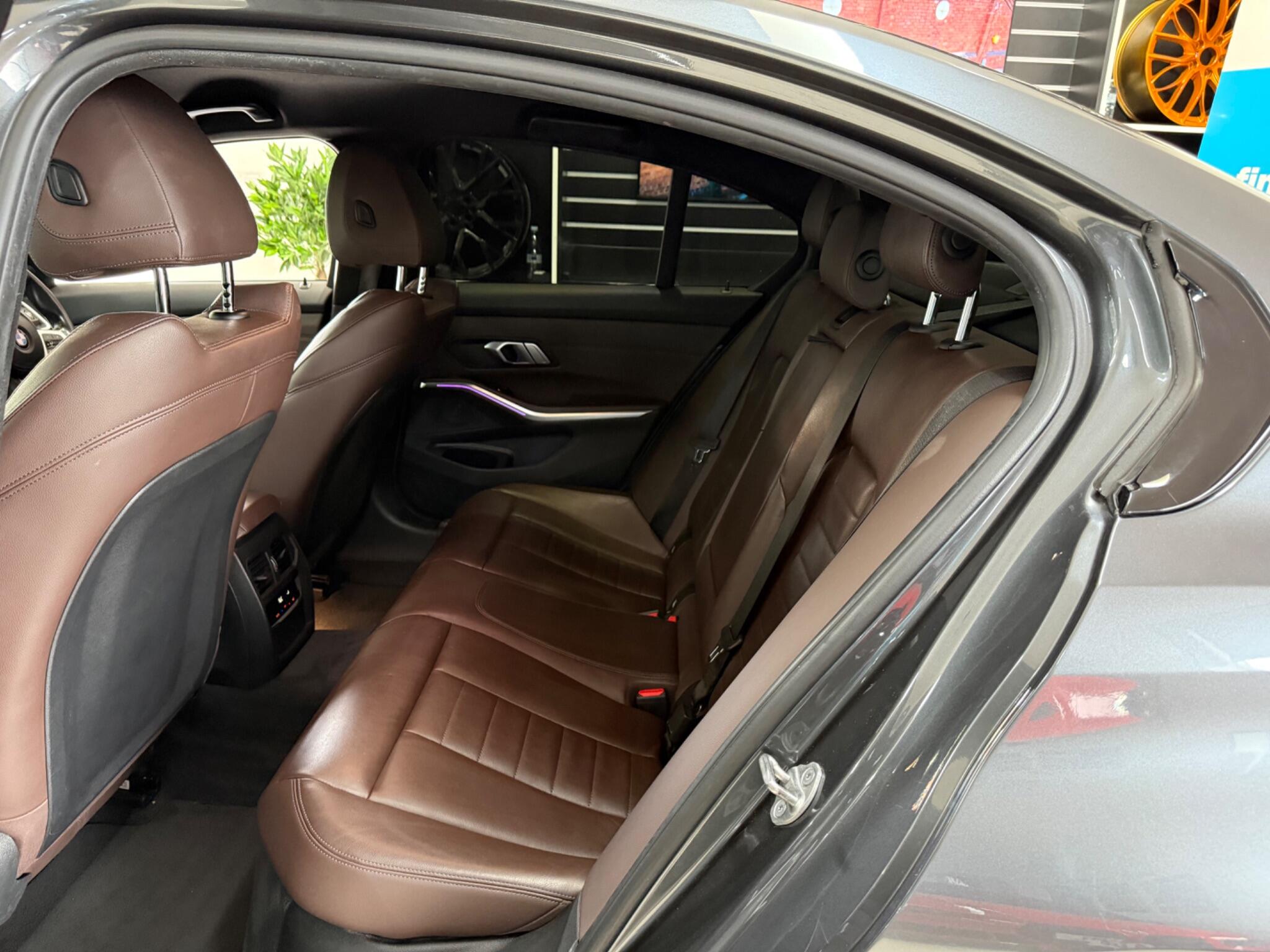 BMW 3 Series view 30