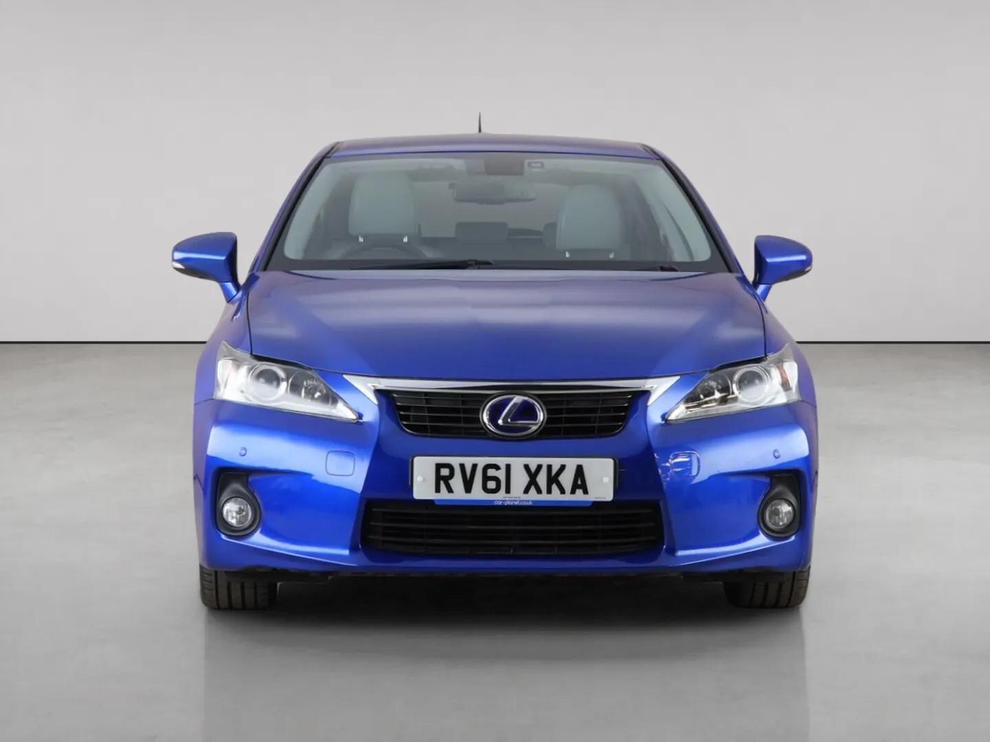Lexus CT view 5
