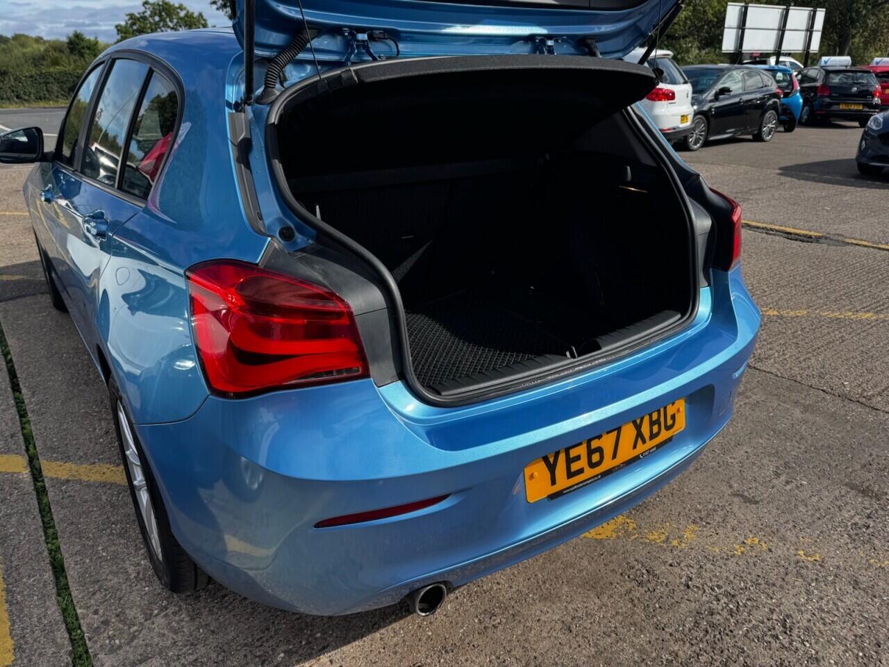 BMW 1 Series view 17