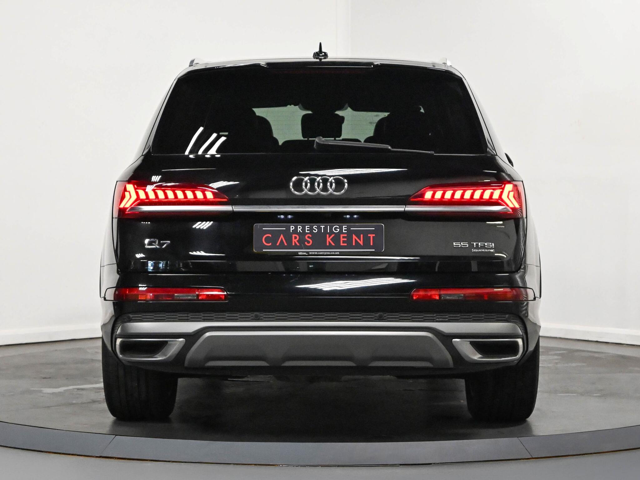 Audi Q7 view 26