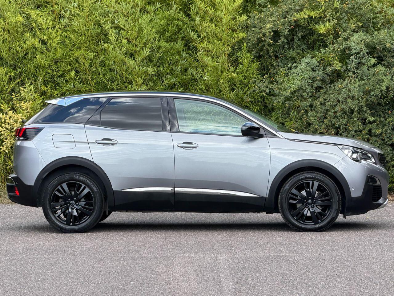 Peugeot 3008 view 3