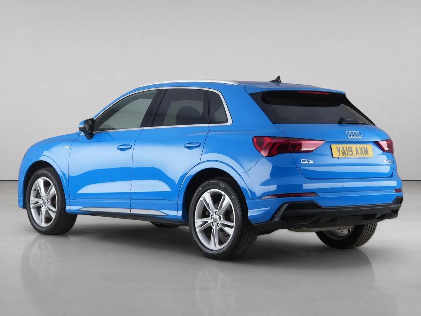 Audi Q3 view 6