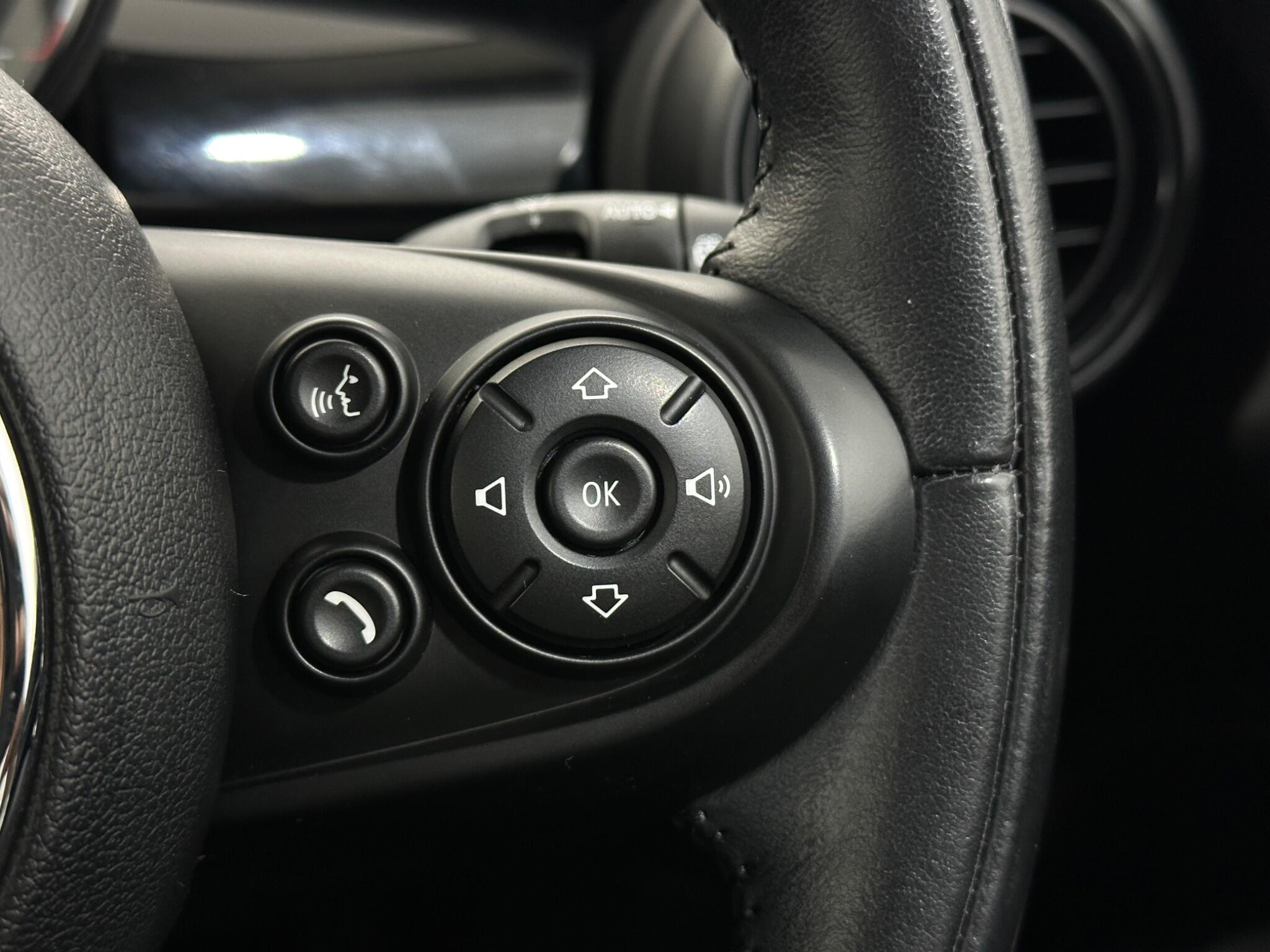 Mini Cooper view 16
