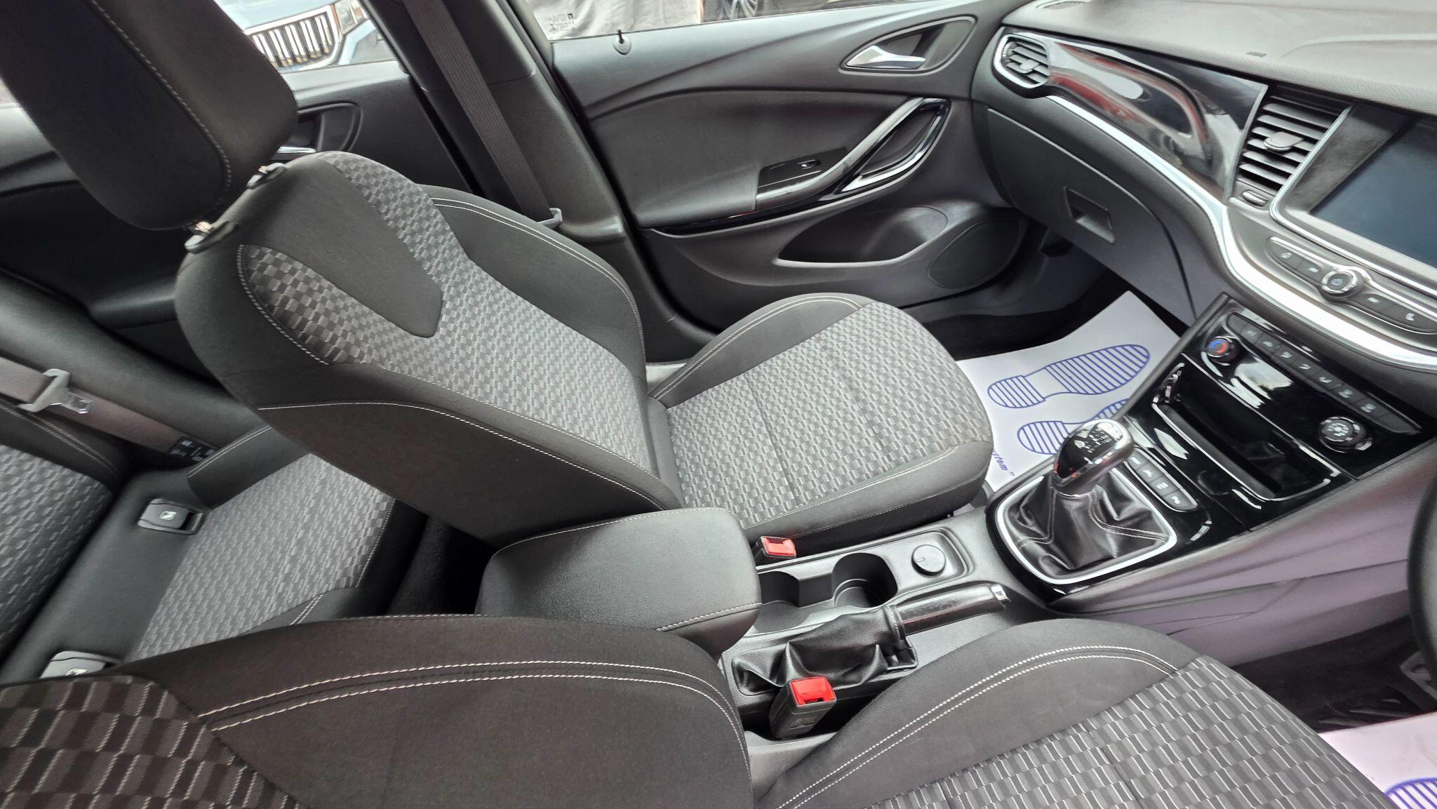 Vauxhall Astra view 21
