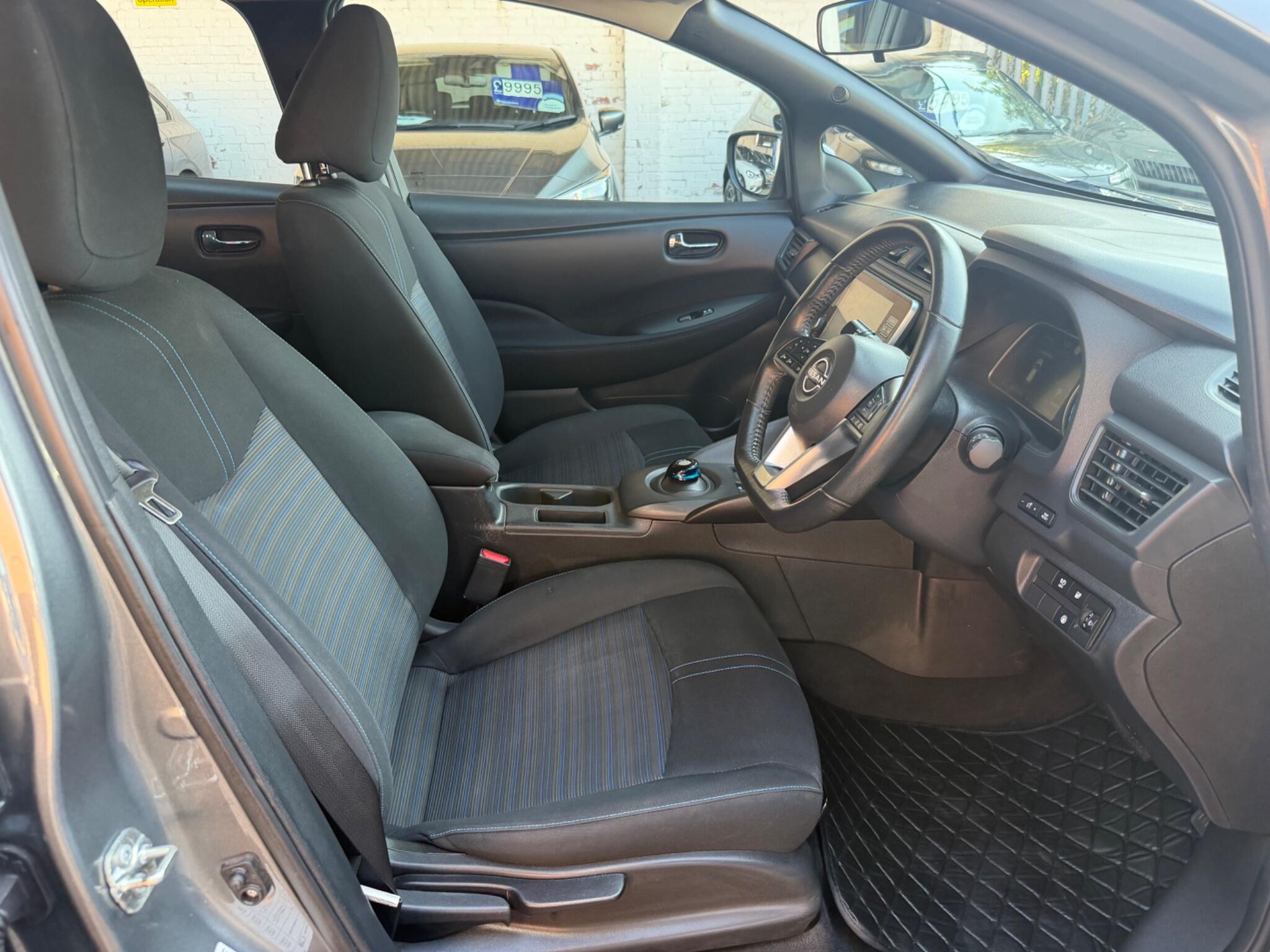 Nissan Leaf view 7