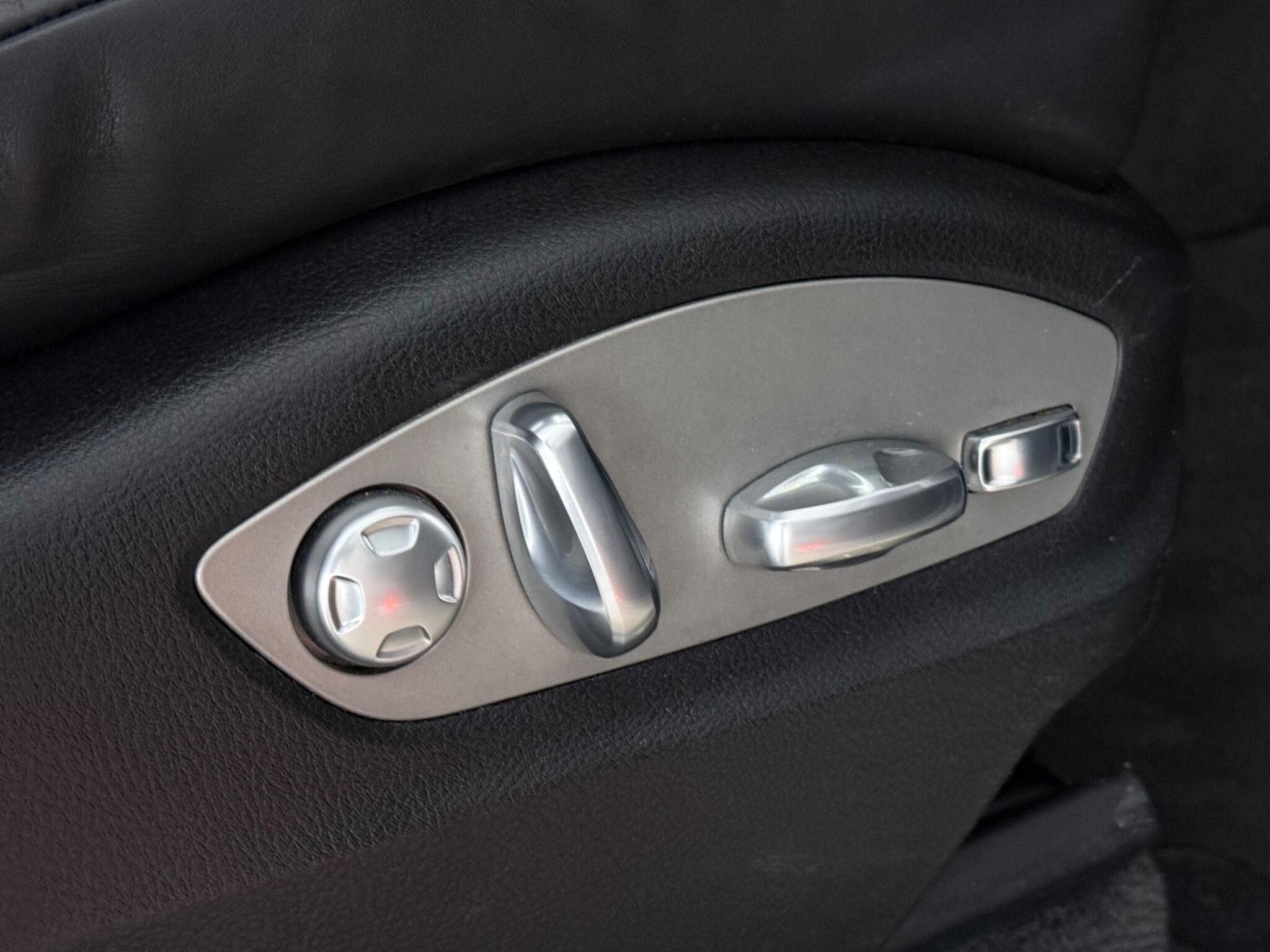 Porsche Macan view 34